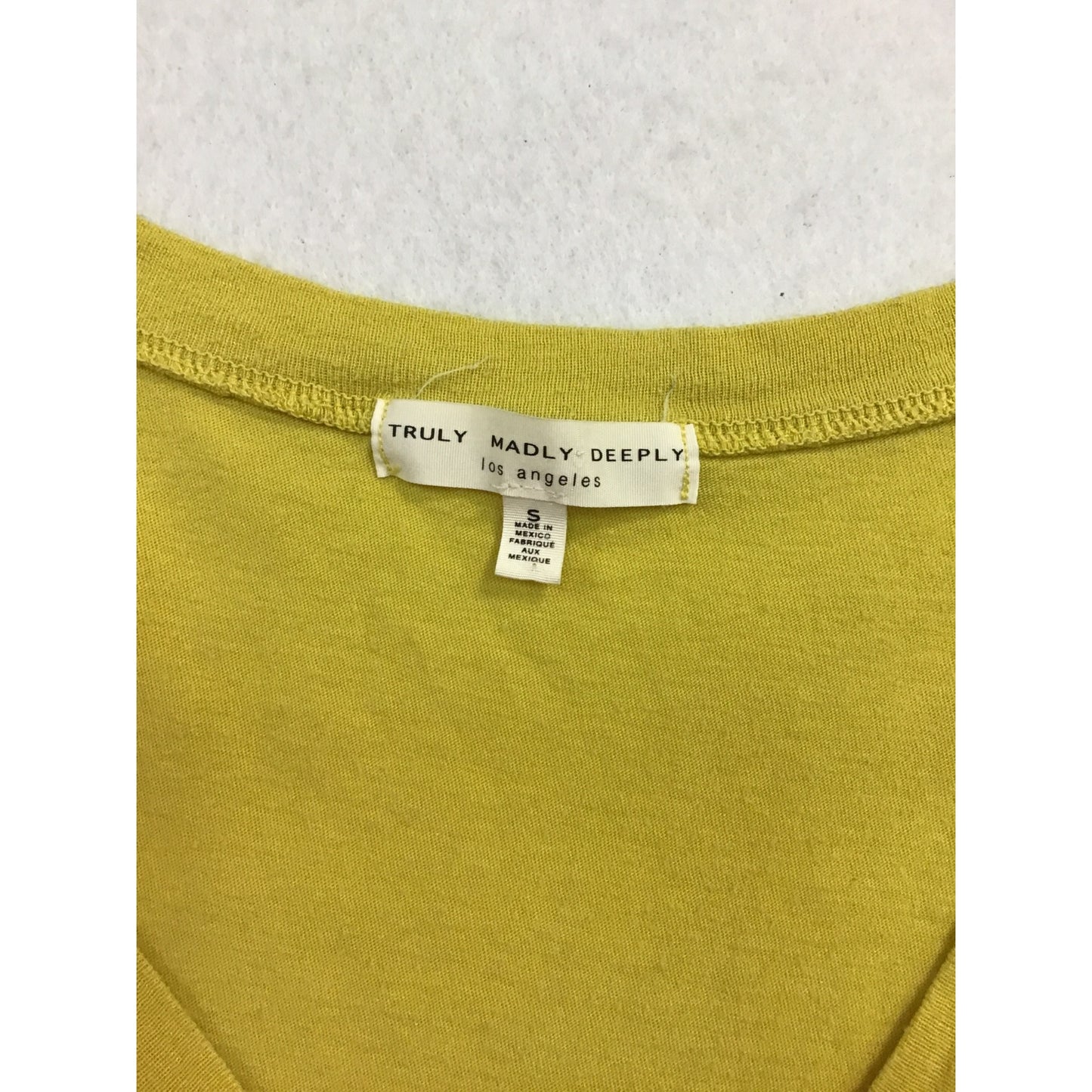 Women’s Lose Fitting Ruffled Crop-Top
