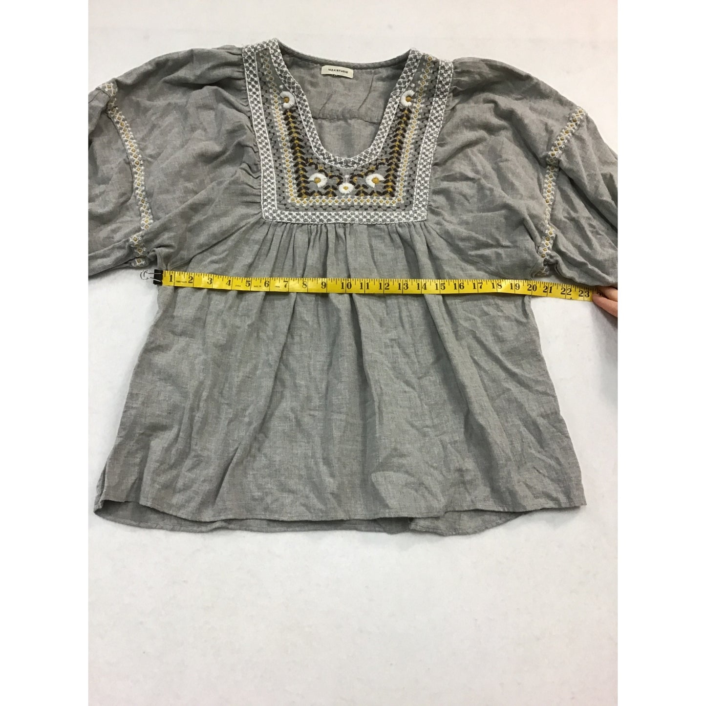 Bubble sleeve embroidered top