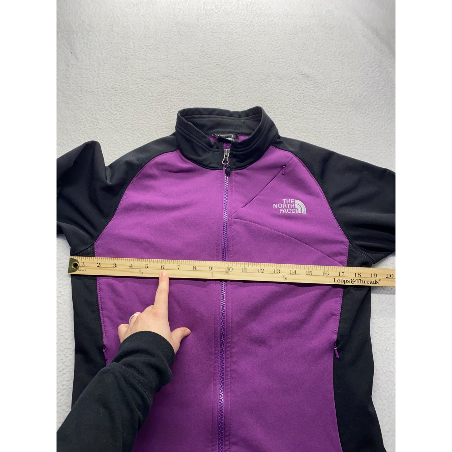 The North Face Womens Medium Purple & Black Zip-Up #7050