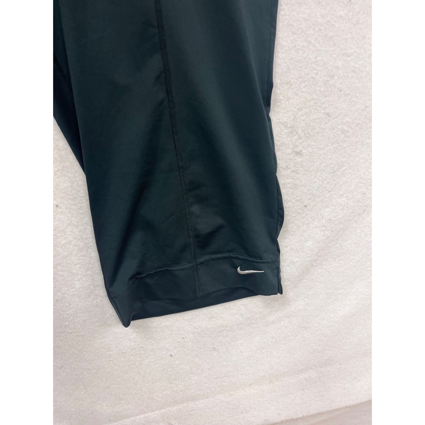 Nike Dri-Fit Capri Pants Size M Black #808A