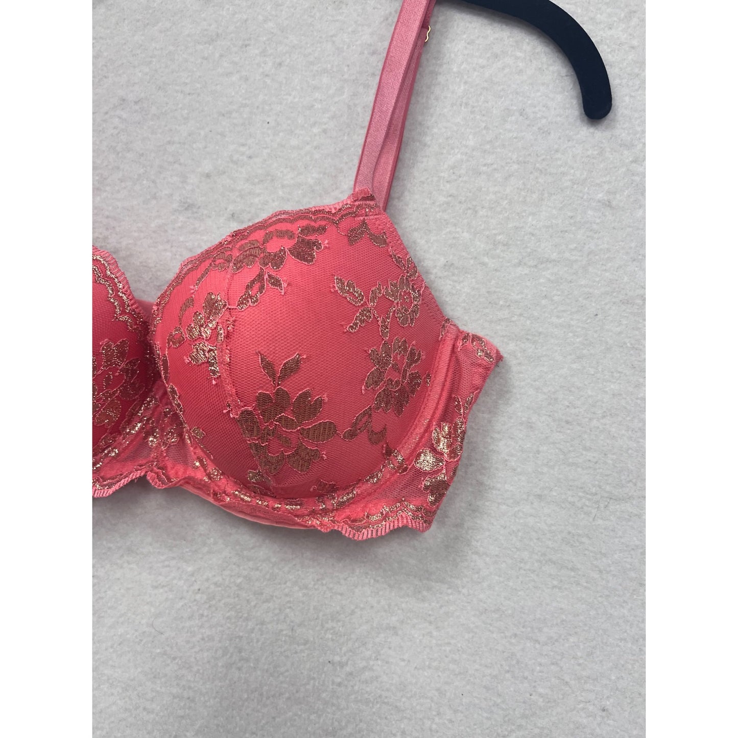 Victorias Secret 32DD Pink Floral Lace Underwire Bra With Metallic Accents Adjustable Straps Hook Closure #6831