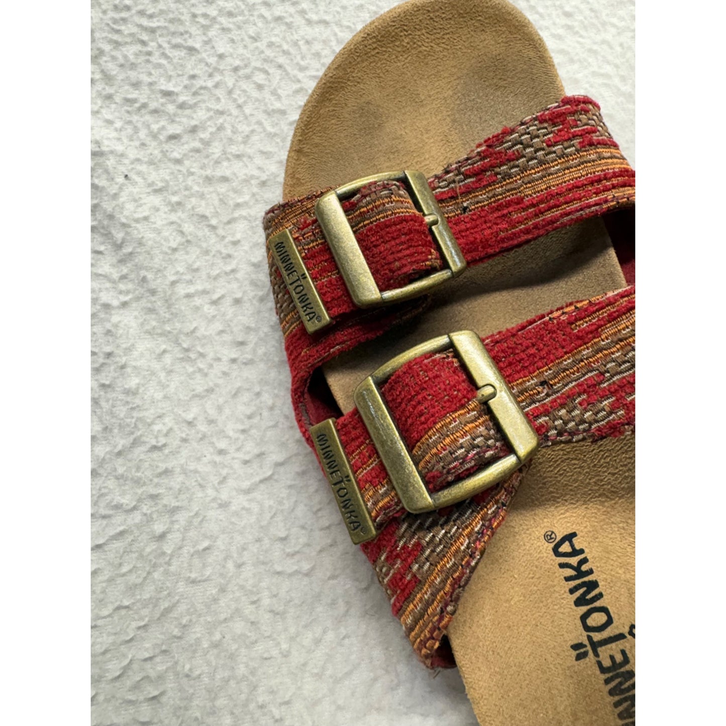 Minnetonka Womens Red Woven Buckle Sandals Size 5 Open Toe #7644