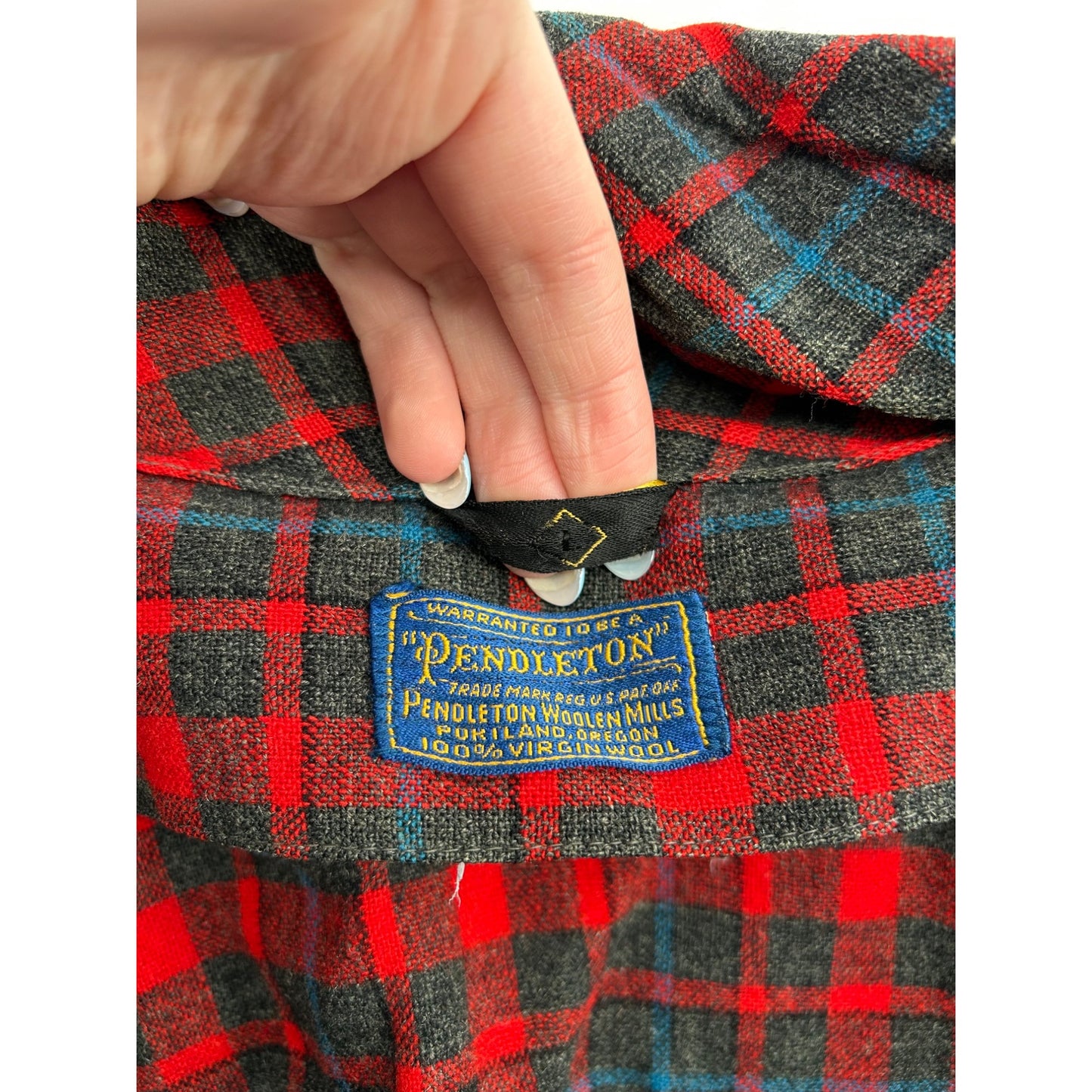 Vintage Pendleton Wool Plaid Red & Black Robe With Belt & Buttoned Cuffs #6480