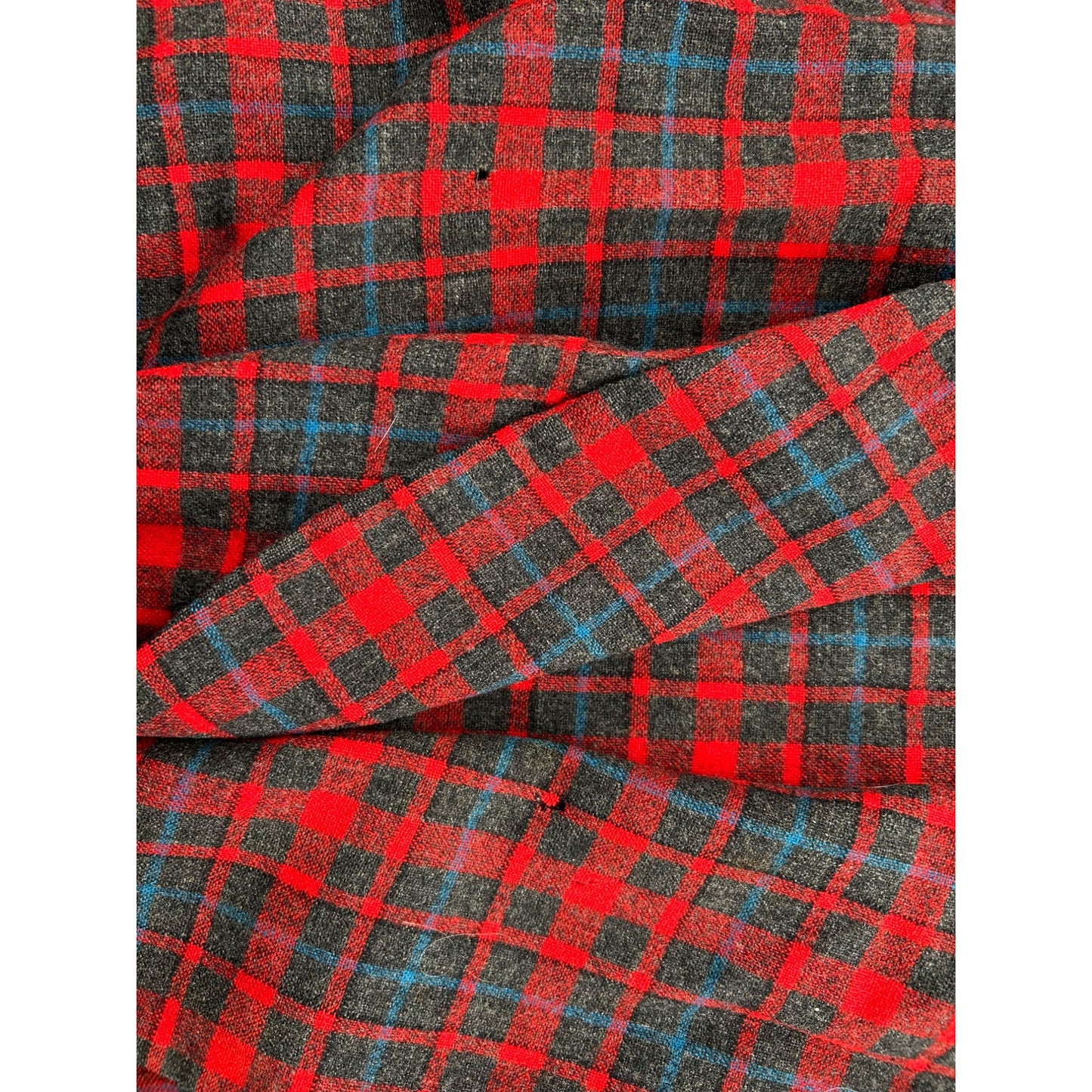 Vintage Pendleton Wool Plaid Red & Black Robe With Belt & Buttoned Cuffs #6480