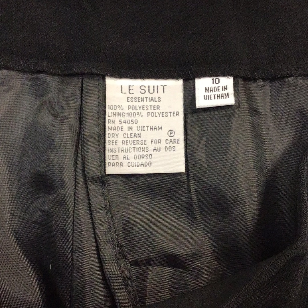 Le Suit Essentials