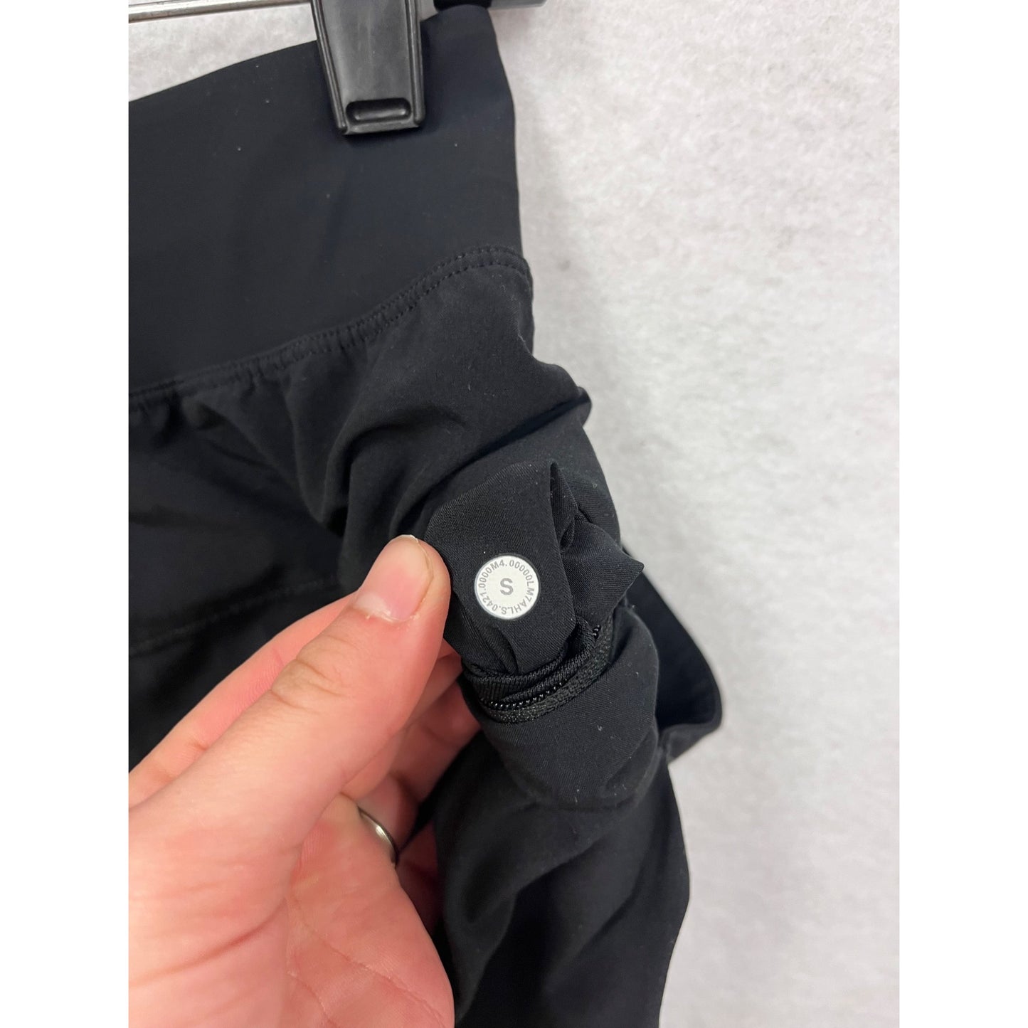 Lululemon Mens Small Black Athletic Shorts With Drawstring Waist #8067