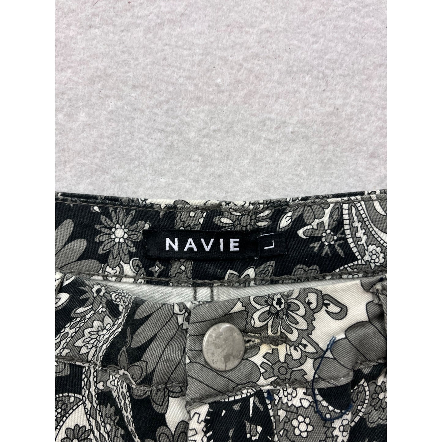 Womens Large Black & White Floral Print Studded Denim Shorts #8040