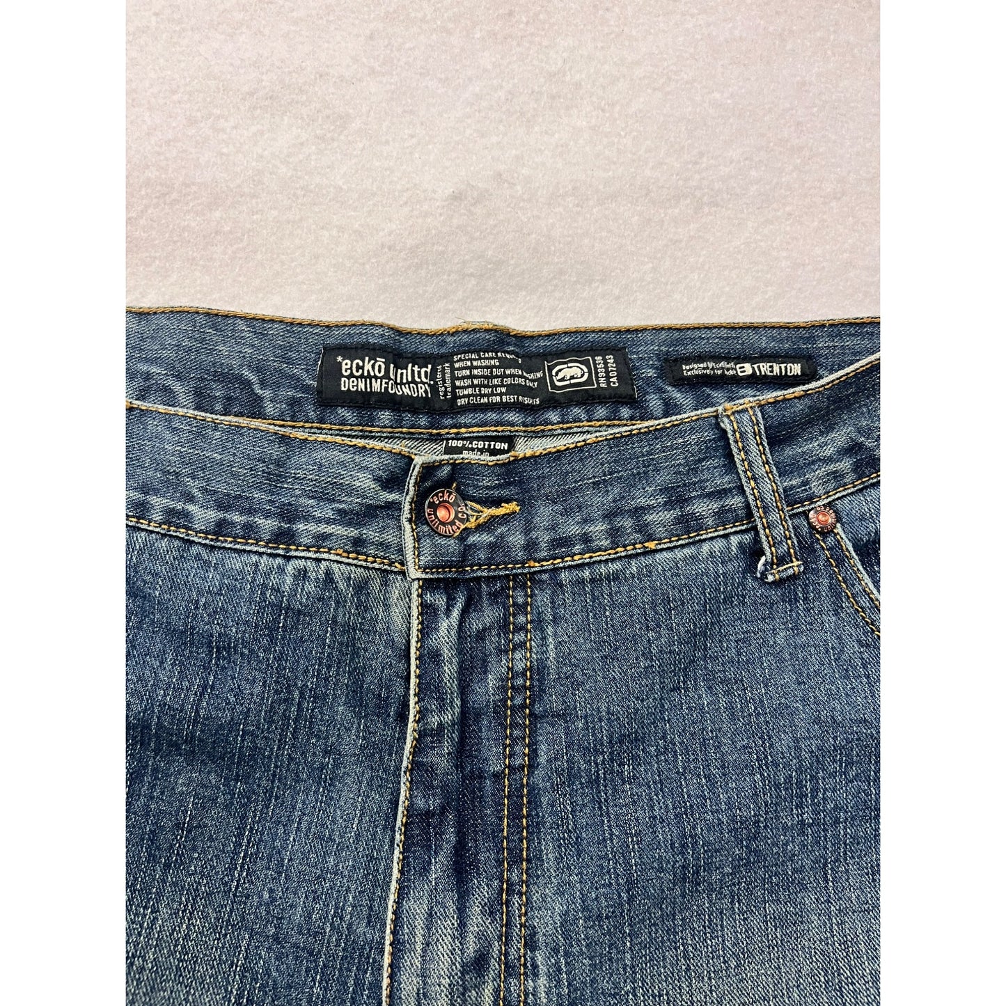 Men’s Vintage Distressed Eckō Jeans #2926