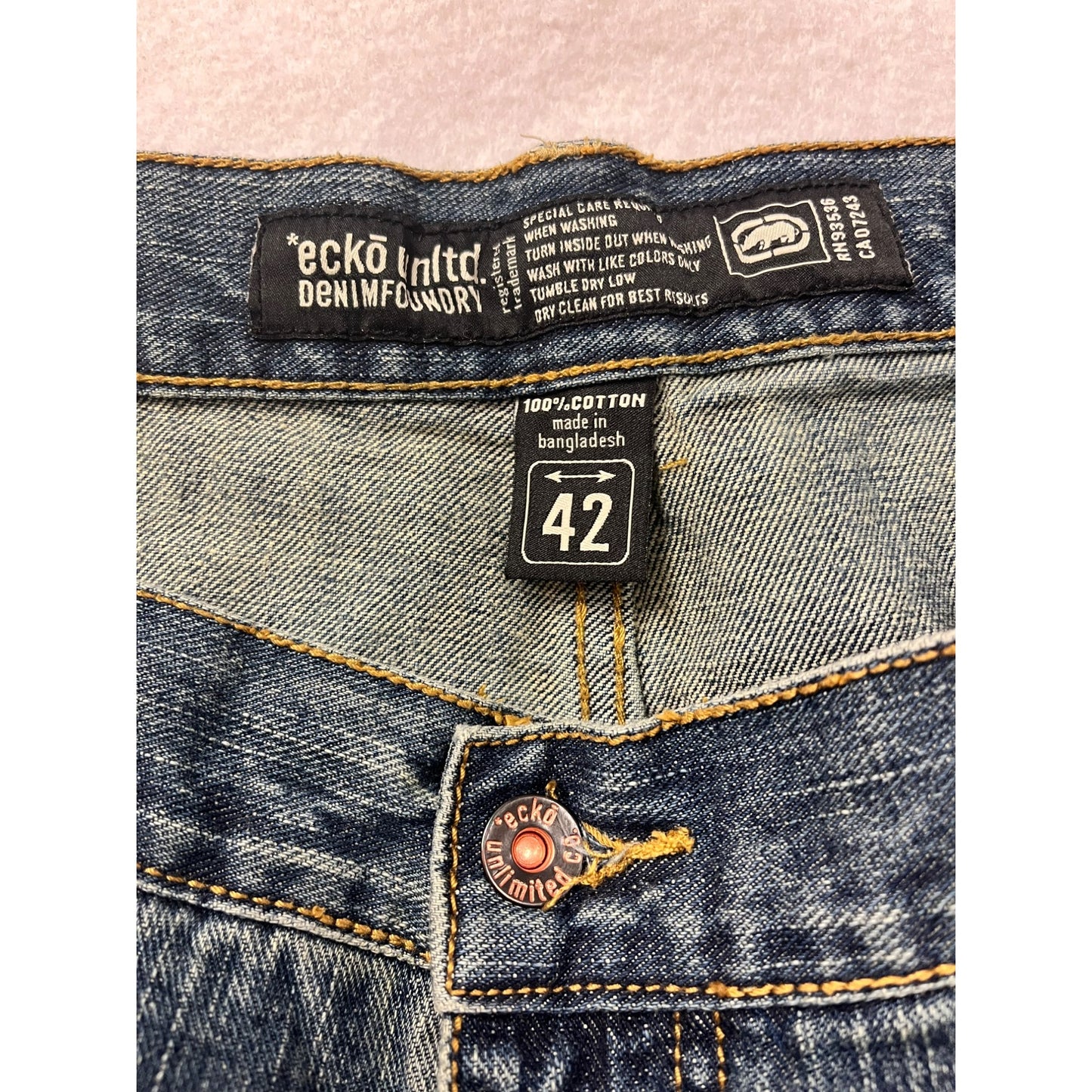 Men’s Vintage Distressed Eckō Jeans #2926