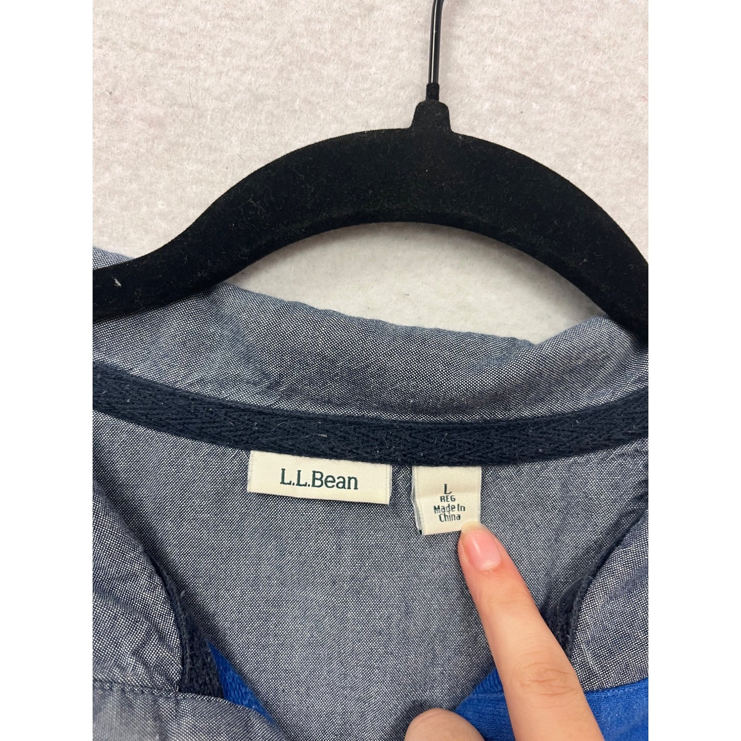 L.L. Bean Mens Blue & White Striped Long Sleeve Shirt #280A