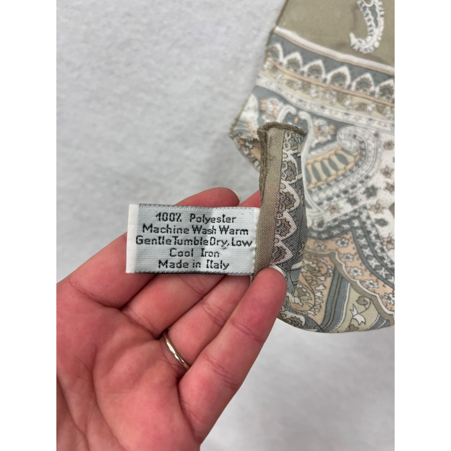 Women’s Vintage 1980s Sarah Coventry Beige Paisley Scarf #6030