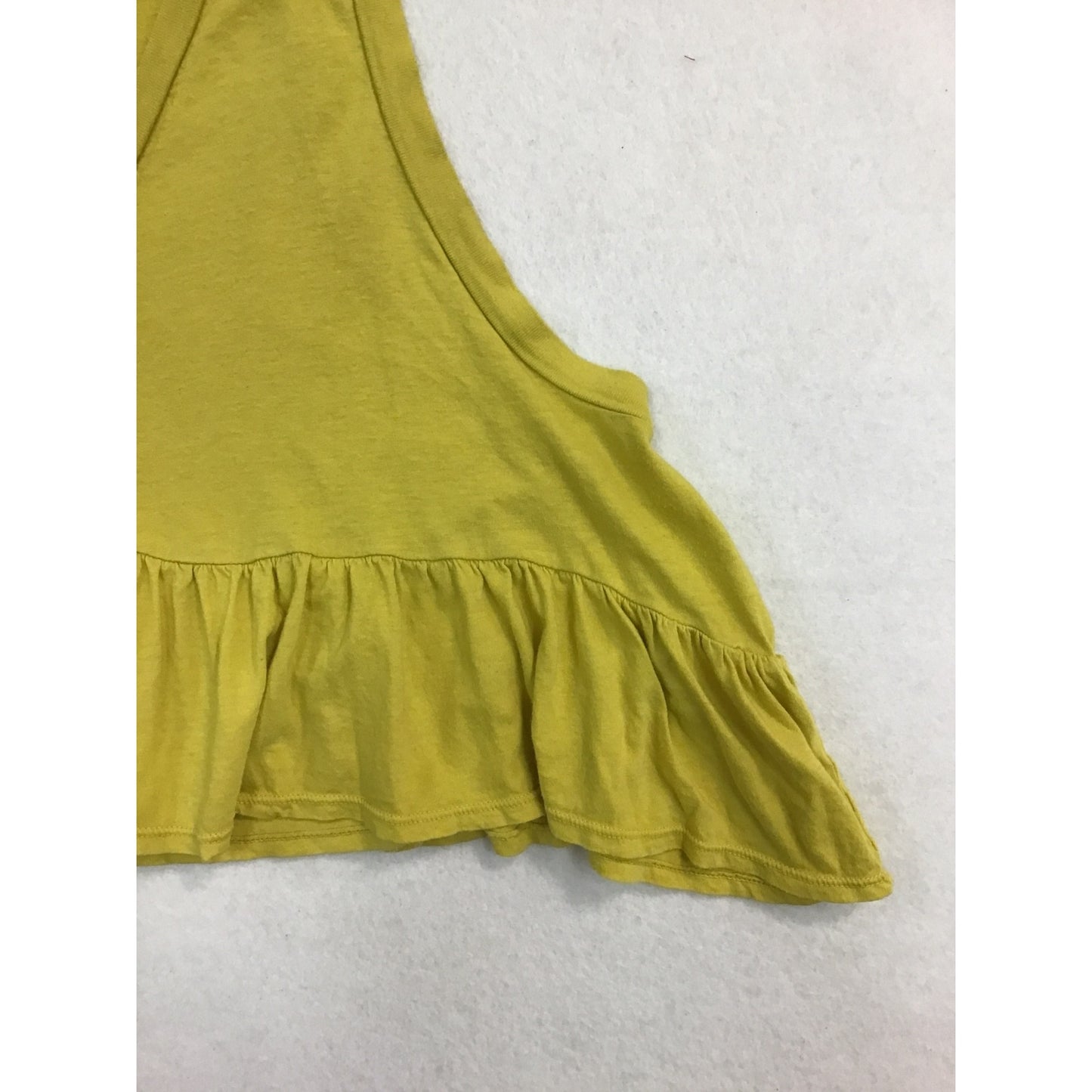 Women’s Lose Fitting Ruffled Crop-Top