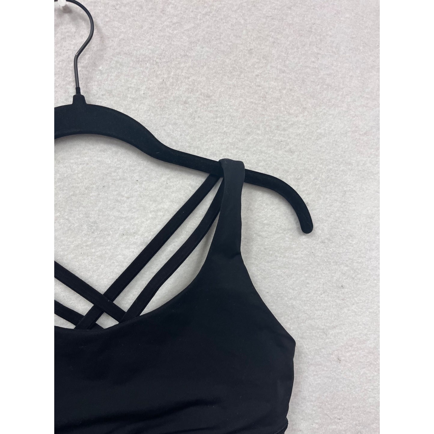 Lululemon Size 6 Womens Black Cross Back Sports Bra #8175