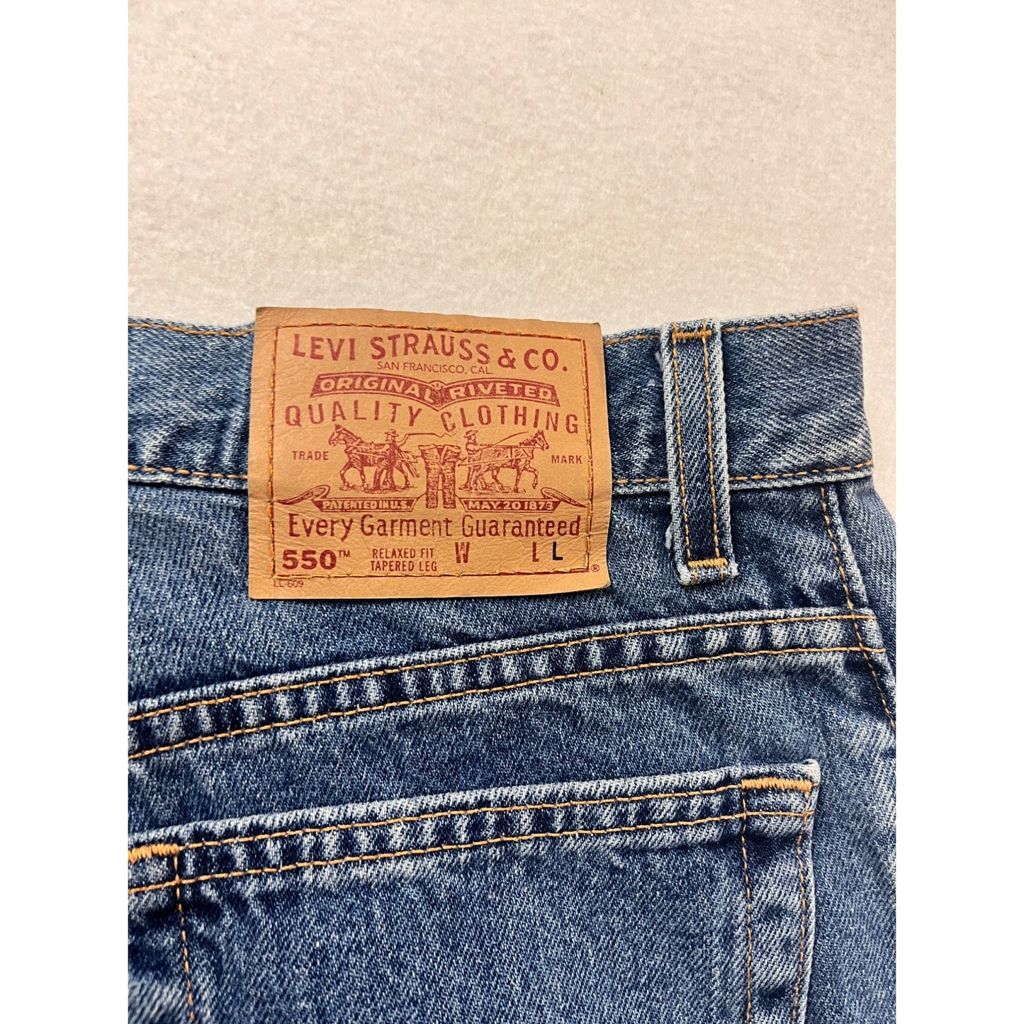 Levis 550 Relaxed Fit Tapered Leg Jeans 11 Junior #906A