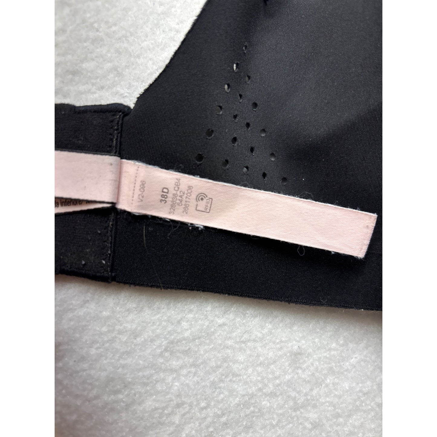 Victorias Secret Seamless Black Sports Bra Size 38D With Adjustable Straps & Breathable Fabric Design #6376