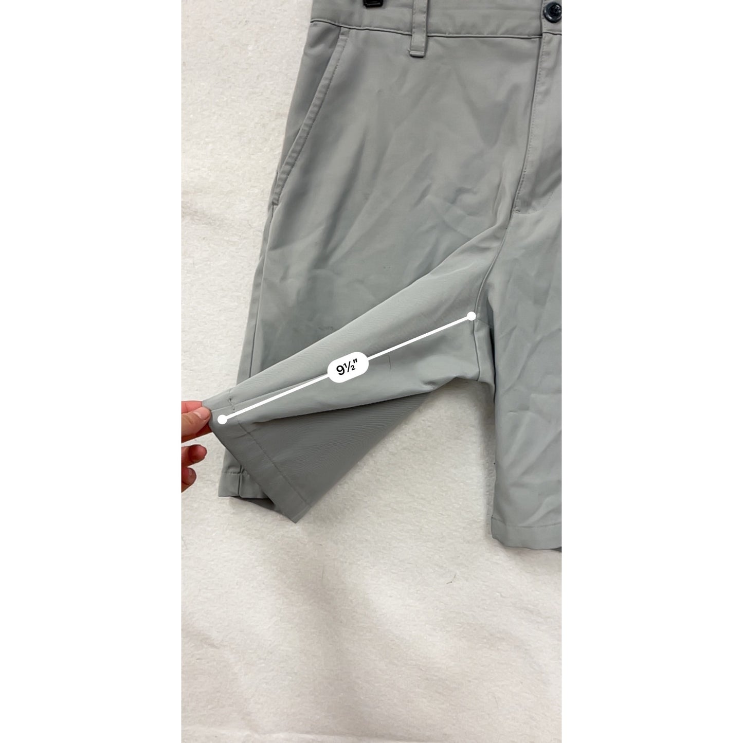 Izod Golf Mens Light Gray Performance Shorts Size 32 #8056