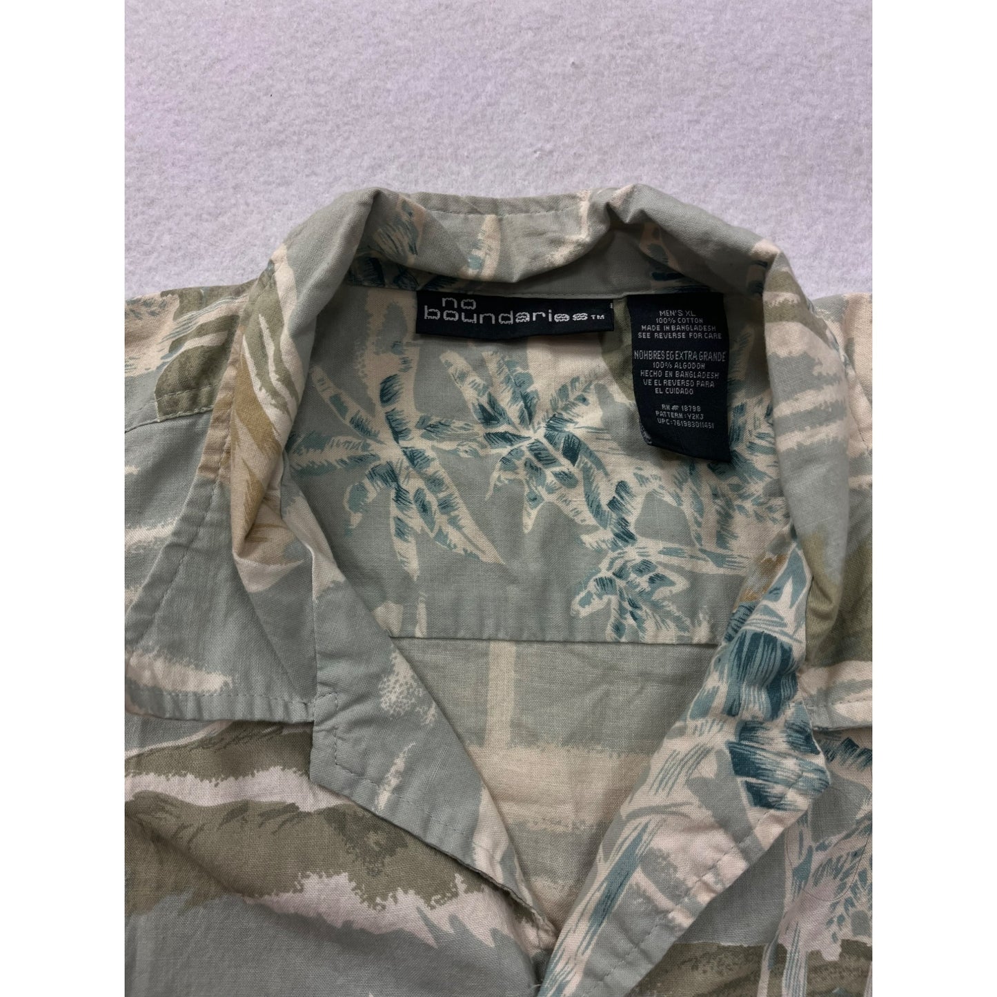 Men’s Vintage No Boundaries Hawaiian Shirt #2990