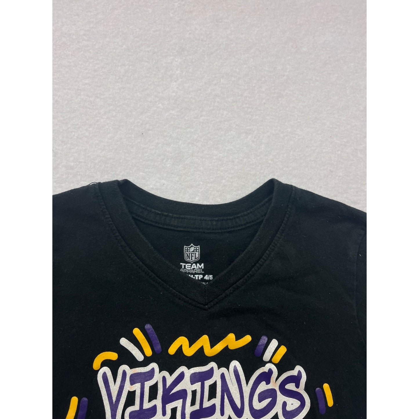 Minnesota Vikings Youth XS 4/5 Black V-Neck Tee NFL Team Apparel #6448