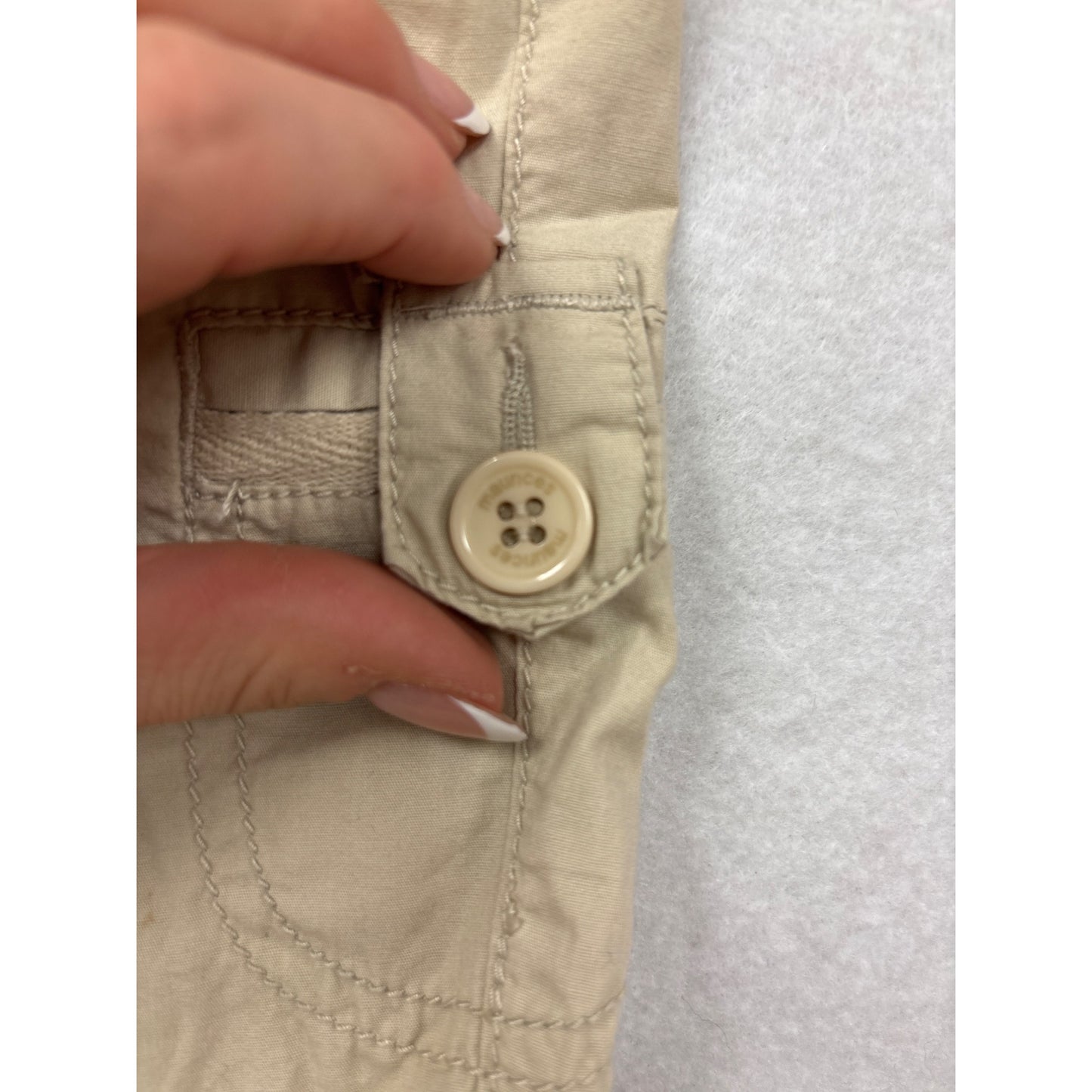 Maurices Womens Beige Cargo Capri Pants XL 100% Cotton Drawstring Waist Relaxed Fit #6970