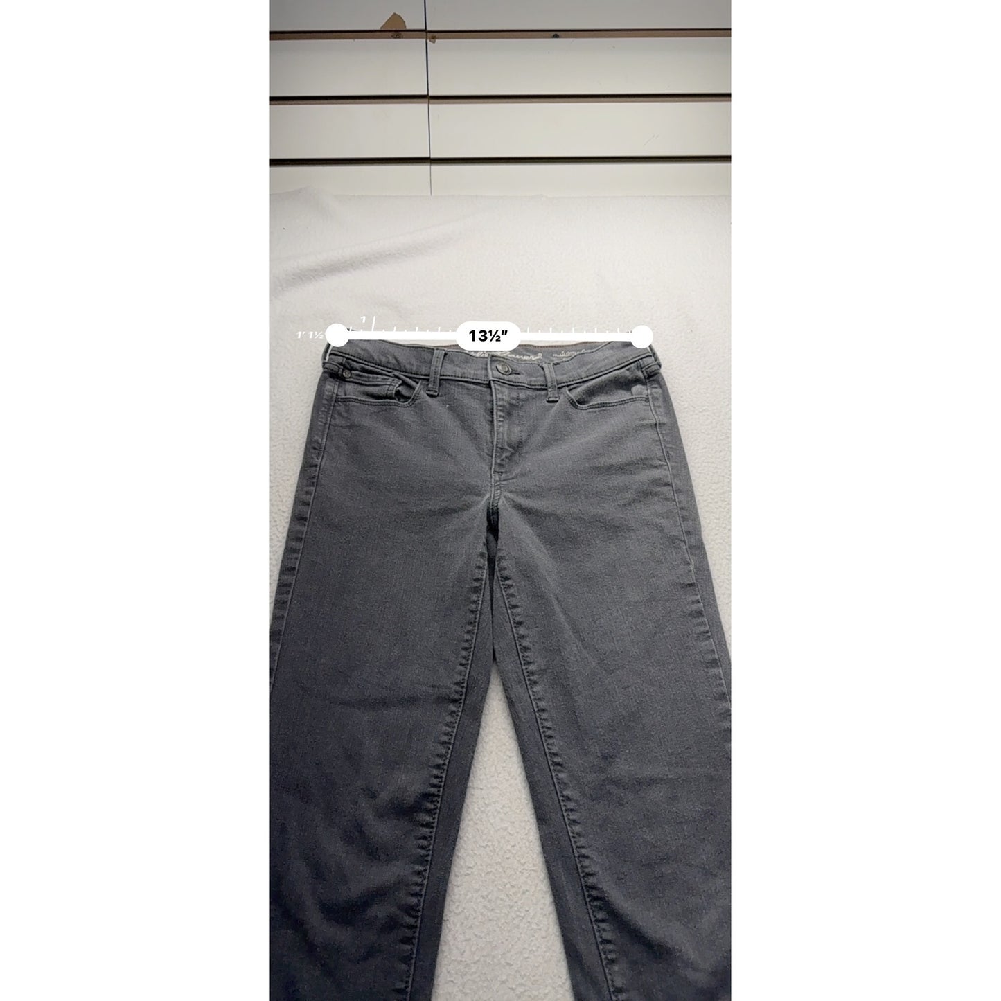 Eddie Bauer Slim Straight Slightly Curvy Jeans Size 4 Gray #7929
