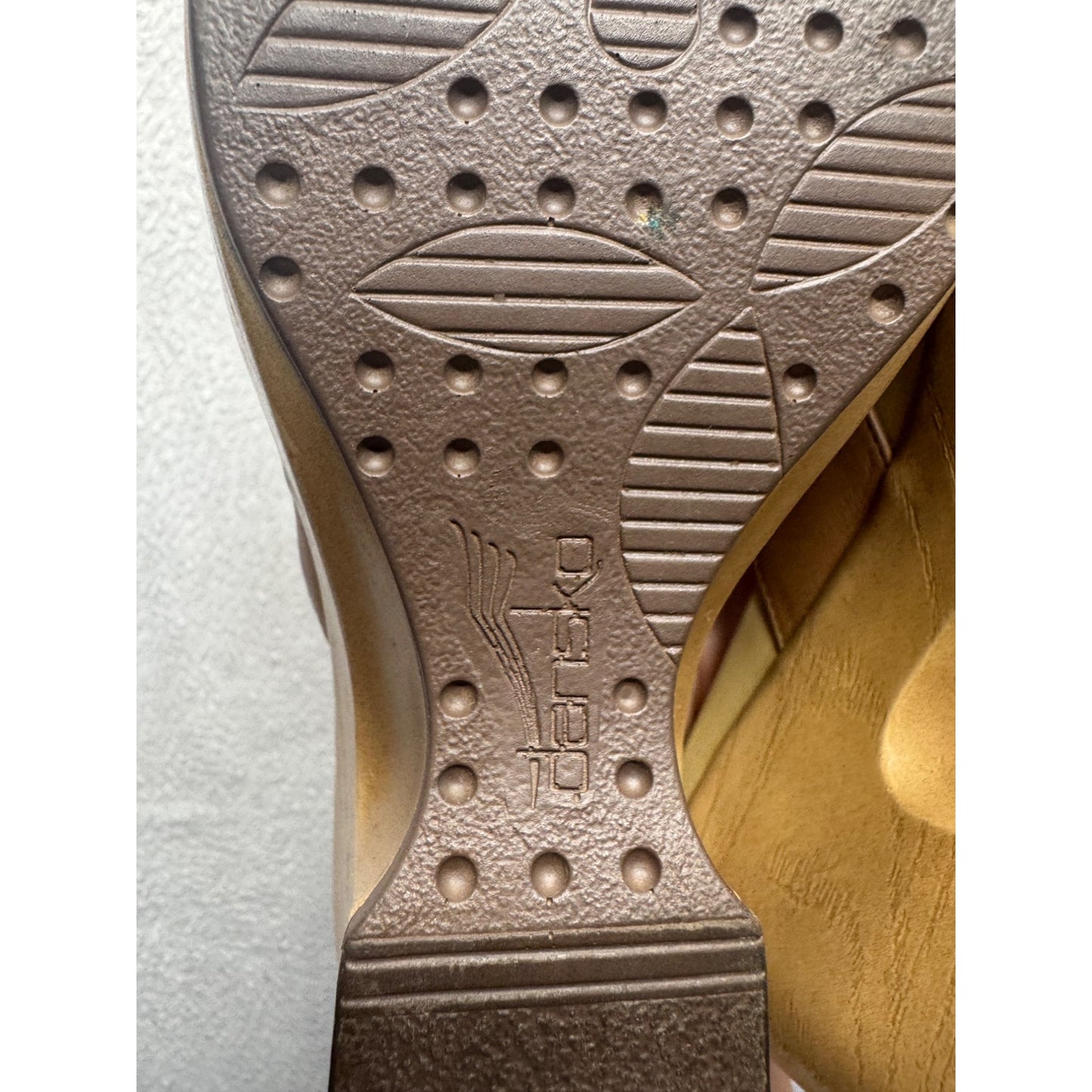 Dansko Tan Leather Wedge Sandals Slip-On Open Toe Comfort Shoes Size 38 EU #9817