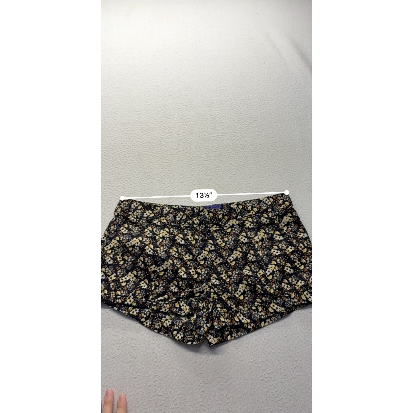 Miley Cyrus & Max Azria Floral Print Y2K shorts #7570