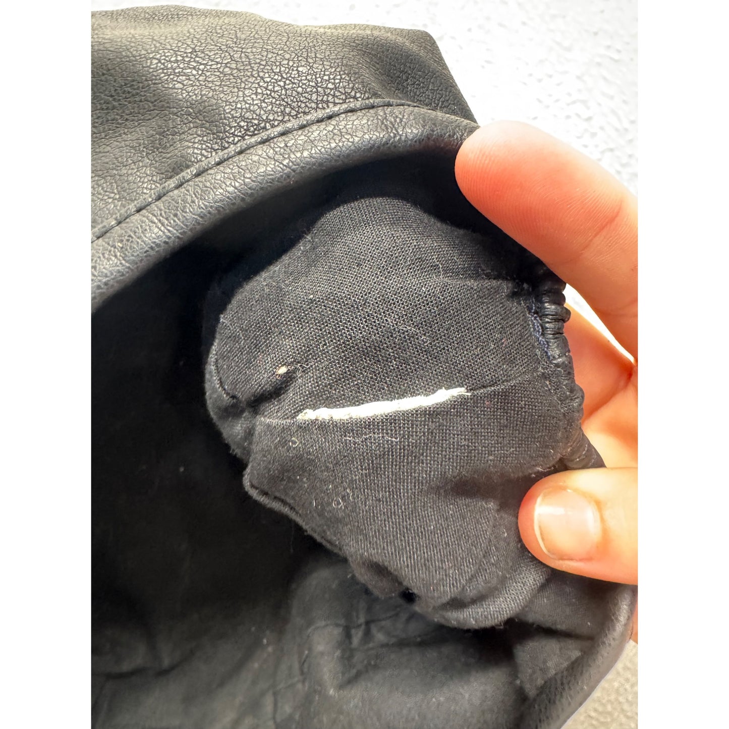 Black Faux Leather Beret Hat With Elastic Back Stylish & Lightweight #9727