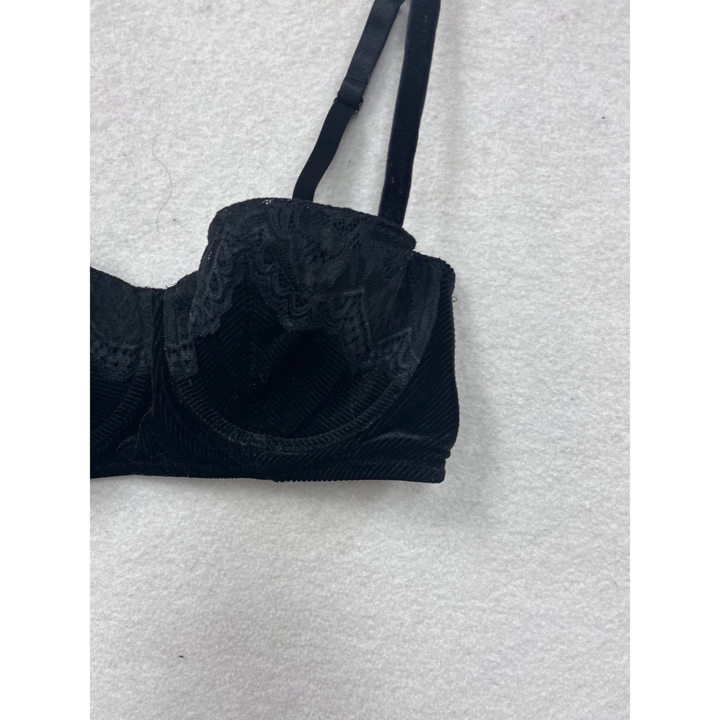 Adore Me Womens Black Corduroy Bra 32DD #8168