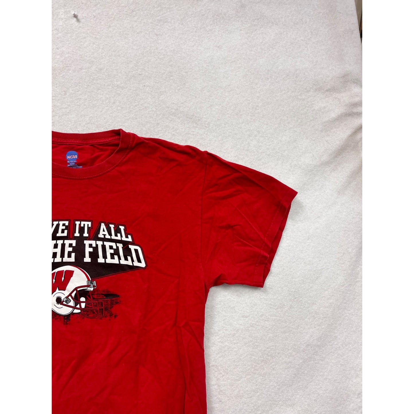 Men’s Large NCAA Red “Leave It All On The Field” Graphic Tee #8038