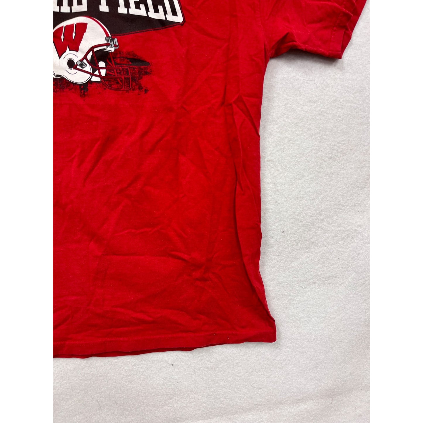 Men’s Large NCAA Red “Leave It All On The Field” Graphic Tee #8038