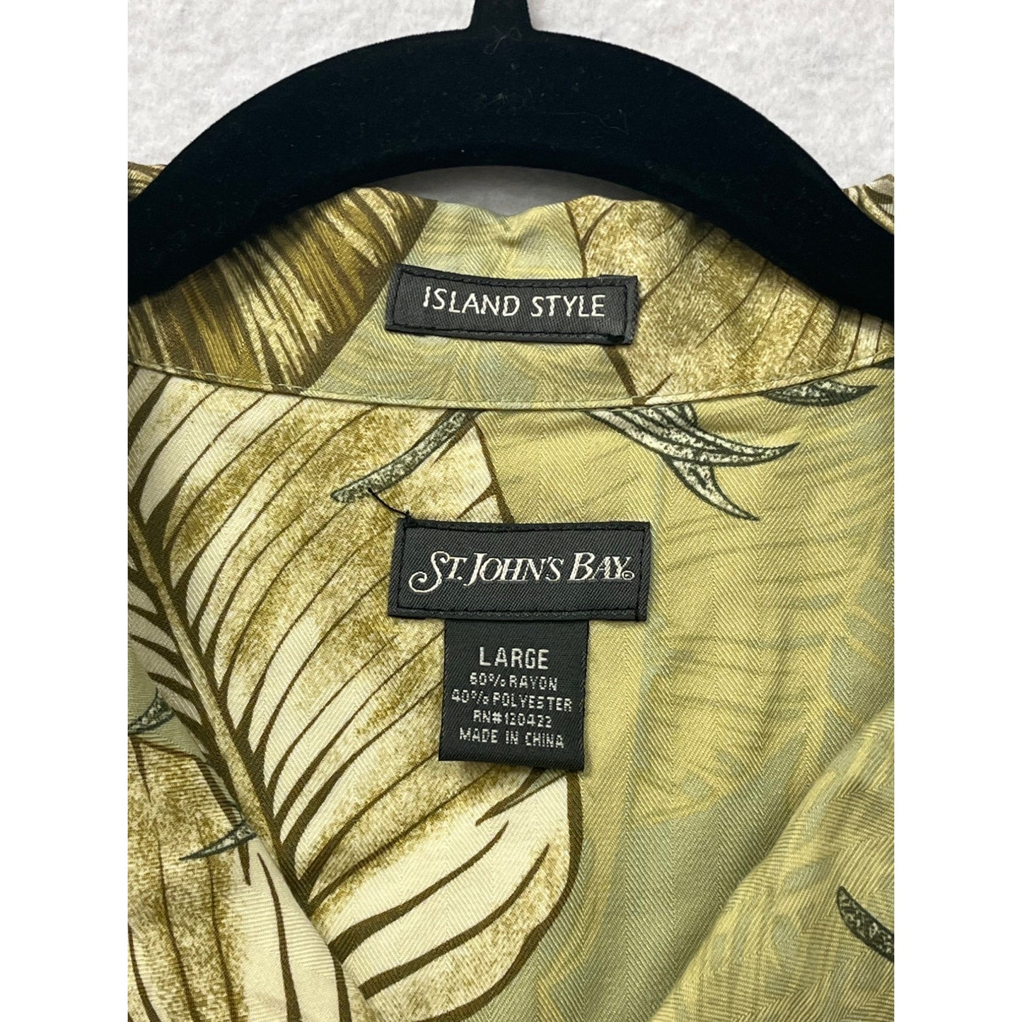 St Johns Bay Mens Large Island Style Button-Up Short Sleeve Shirt Green Tropical Leaf Print #6775