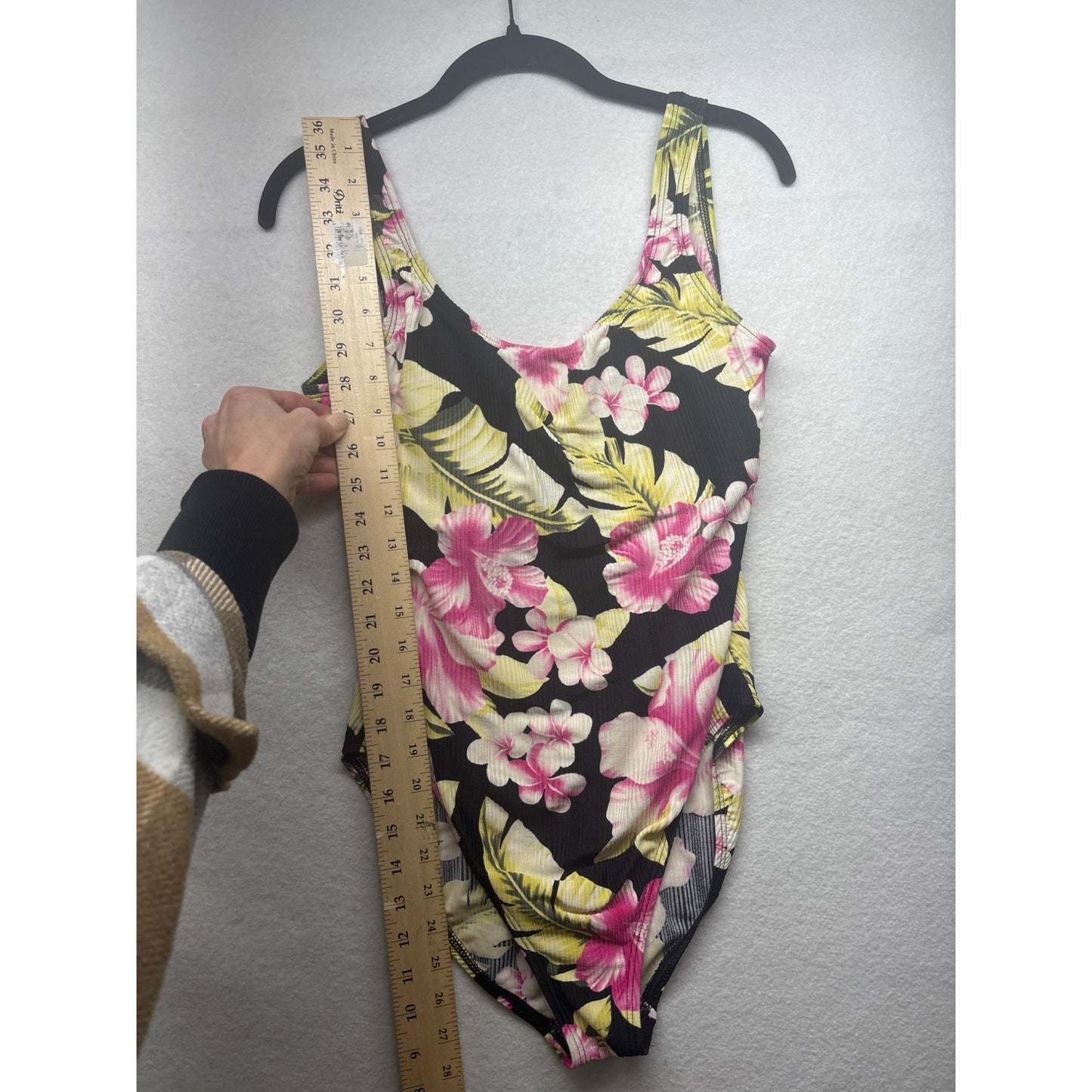 Vintage Hawaiian Floral One-Piece Swimsuit With Padded Cups & Scoop Back #6090