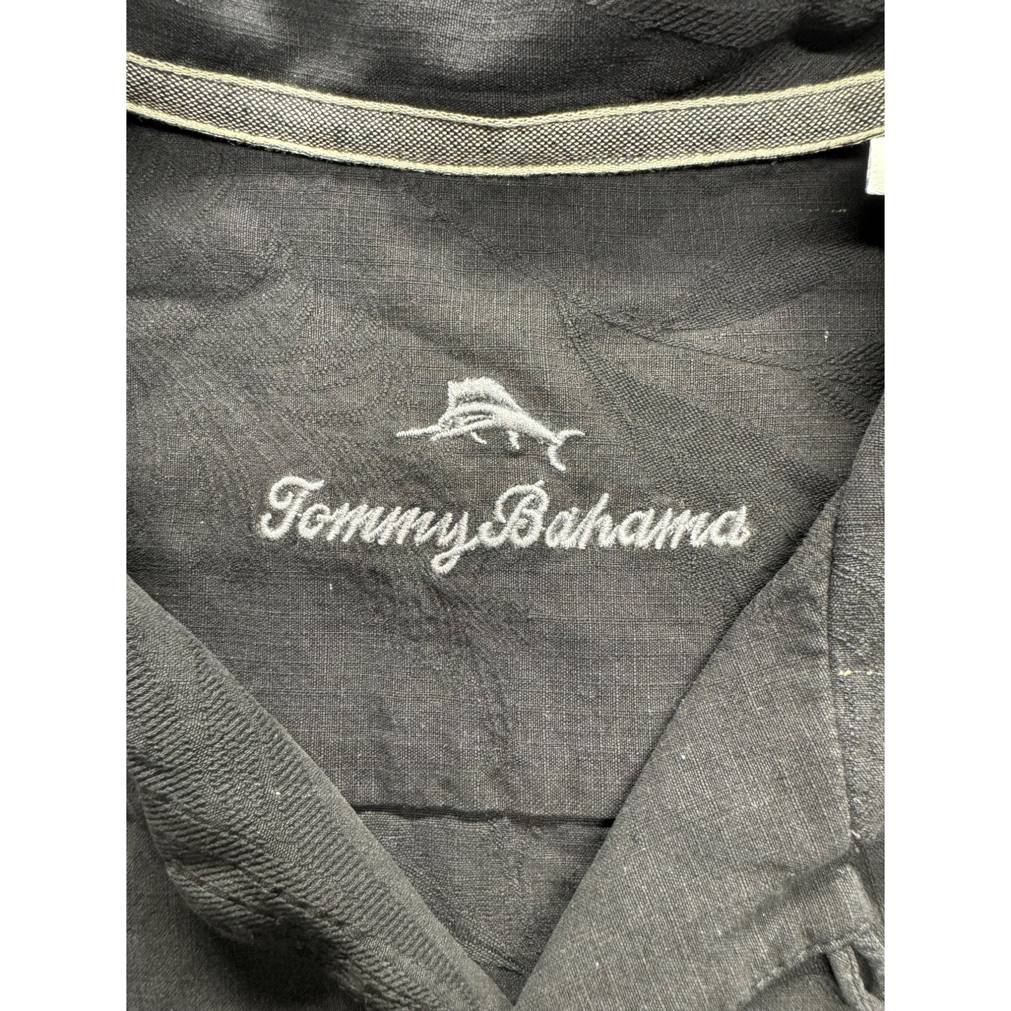 Men’s Tommy Bahama Button Down #5370