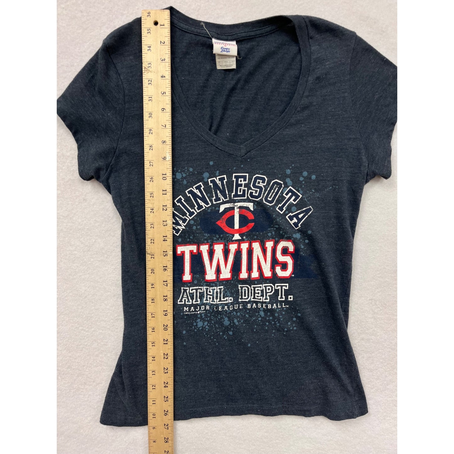 Minnesota Twins Womens Large V-Neck T-Shirt MLB Athletics Dept. Navy #6354