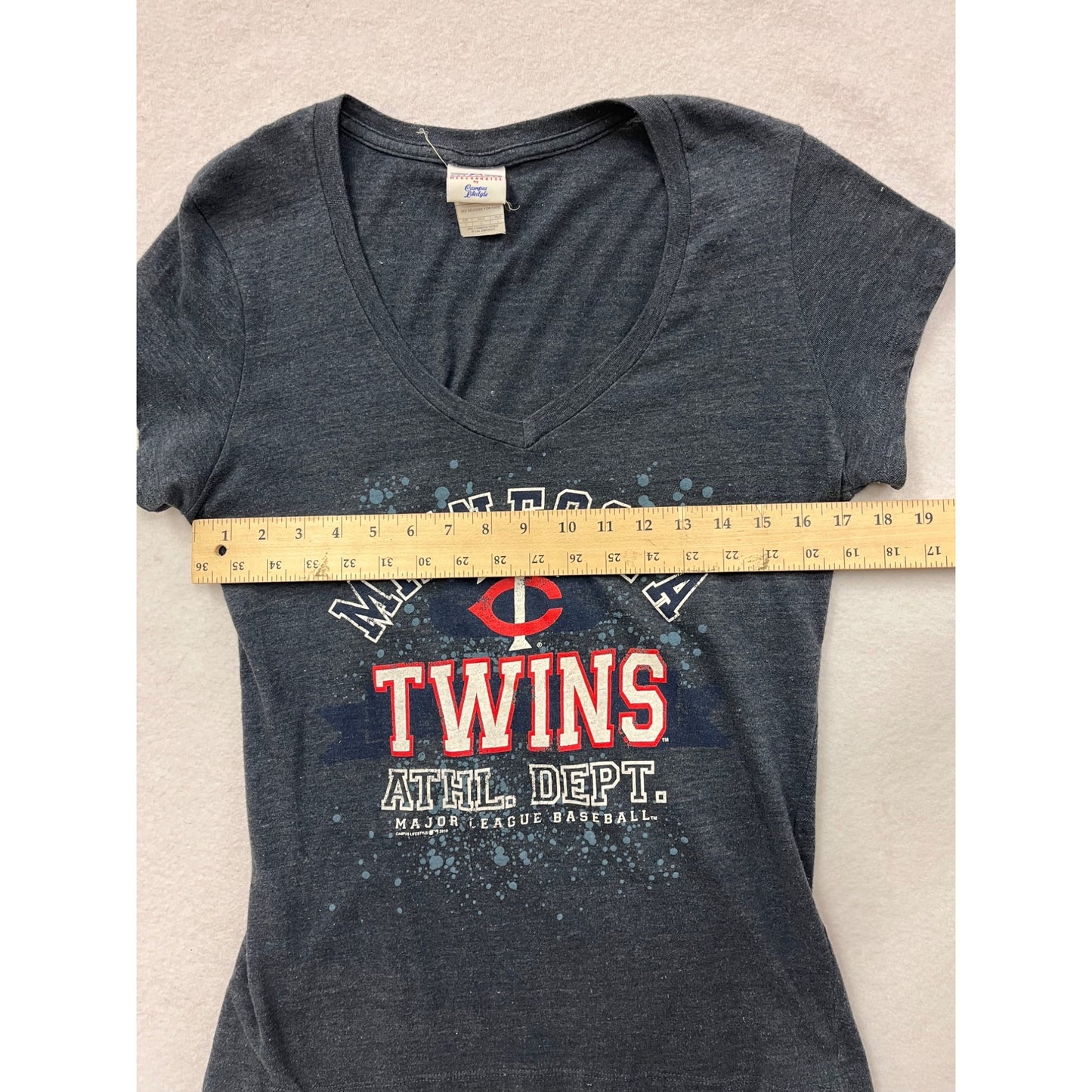 Minnesota Twins Womens Large V-Neck T-Shirt MLB Athletics Dept. Navy #6354