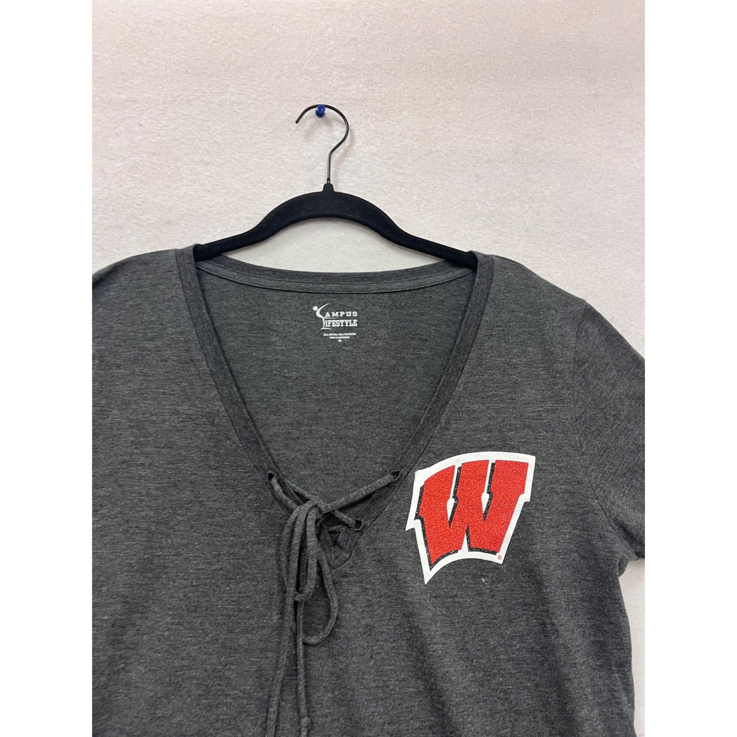 Wisconsin Badgers V-Neck T-Shirt X-Large #937A