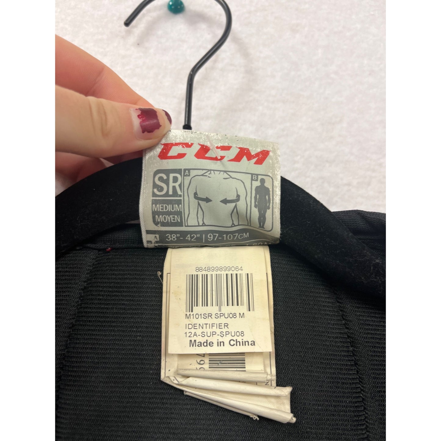 CCM Youth Medium Shoulder Pads For Hockey Black/Red #6323