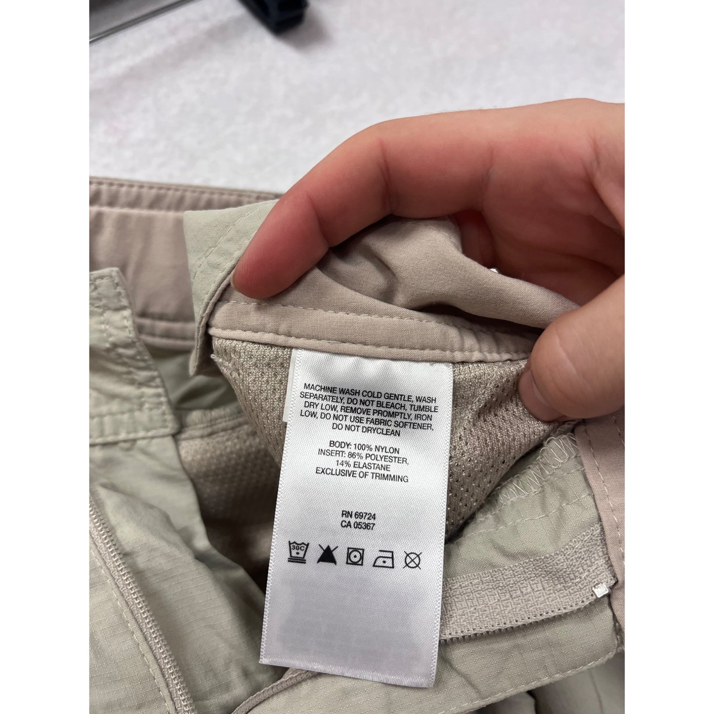 Columbia Womens Omni-Shade Convertible Cargo Pants Beige Size 10 #6826