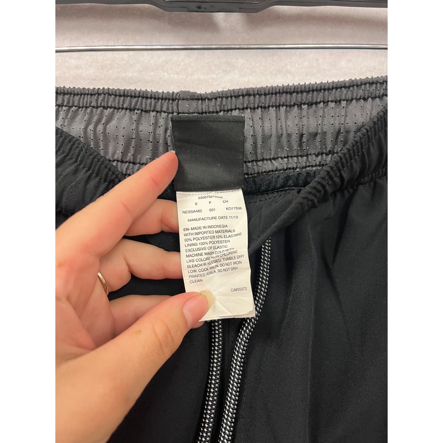 Nike Mens Athletic Shorts Size S Black & Gray #258A