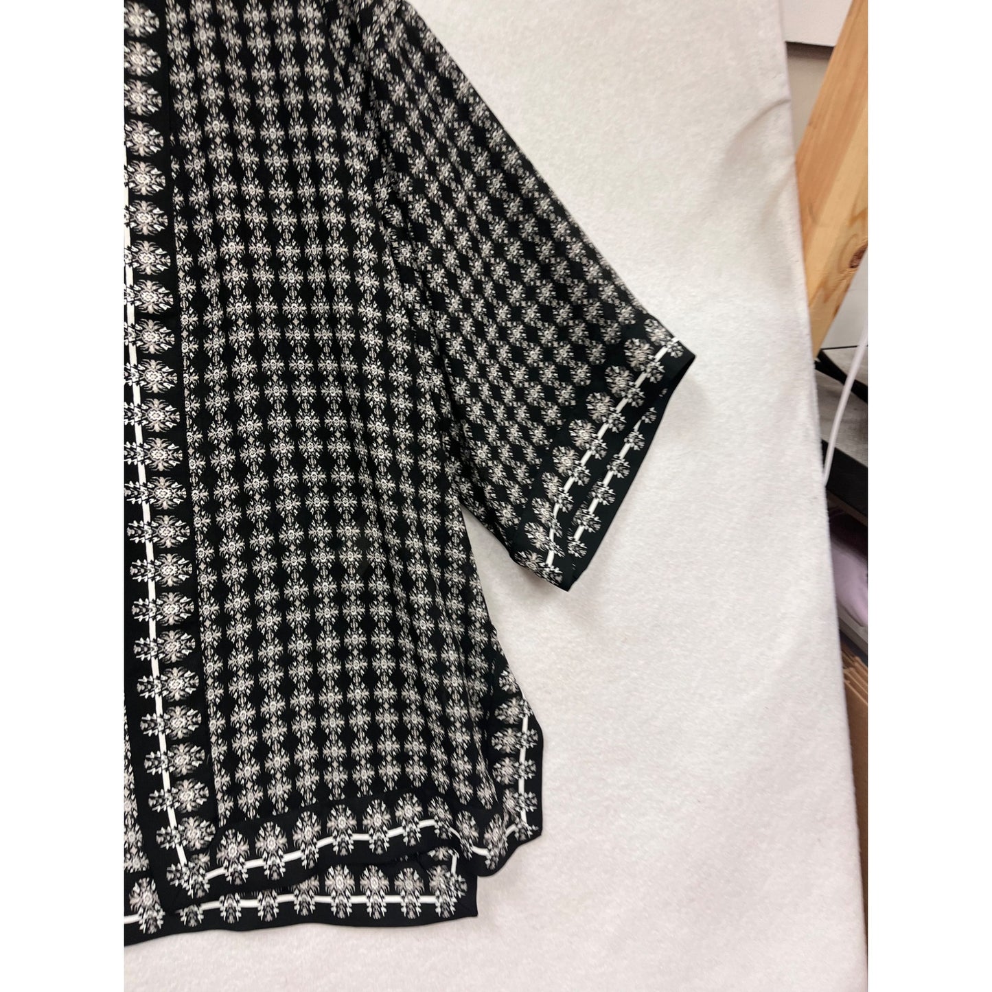 Max Studio Black & White Kimono Jacket Size L #894A