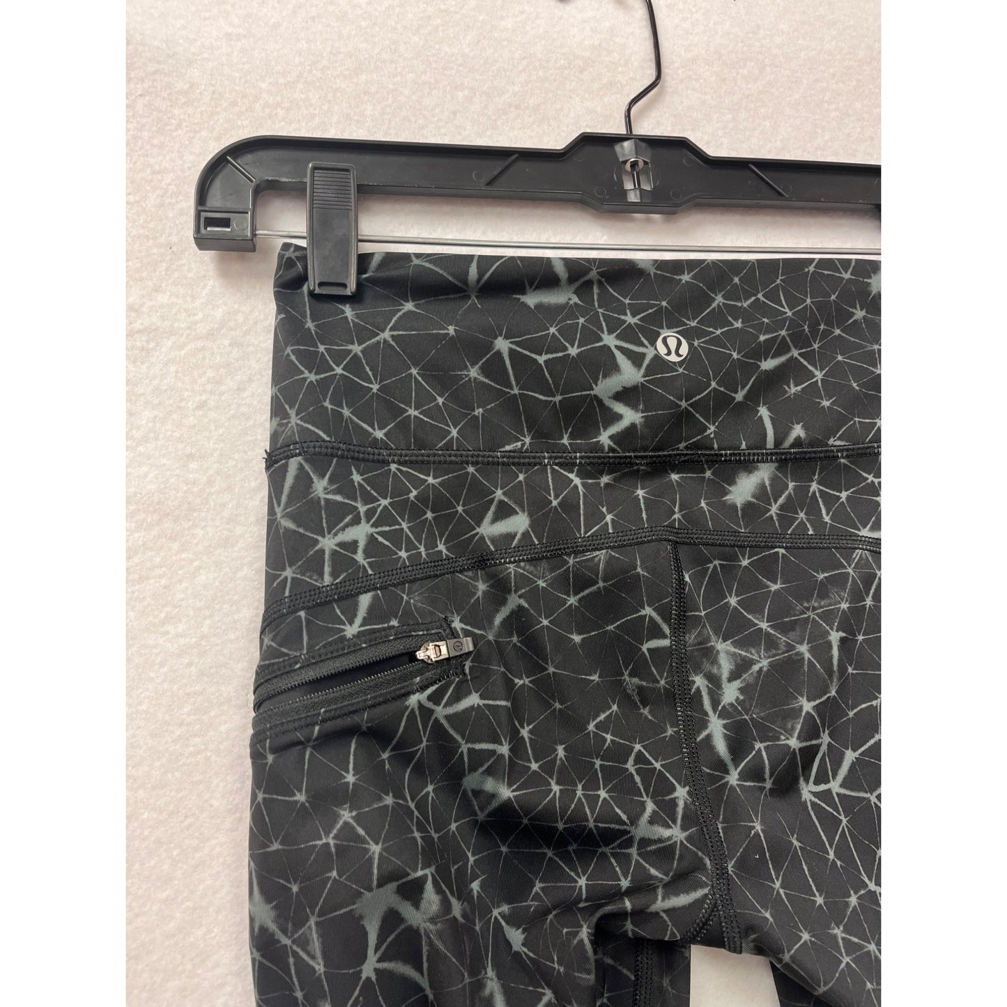 Lululemon Womens Black Cropped Geometric Pattern Leggings With Side Pocket #6043