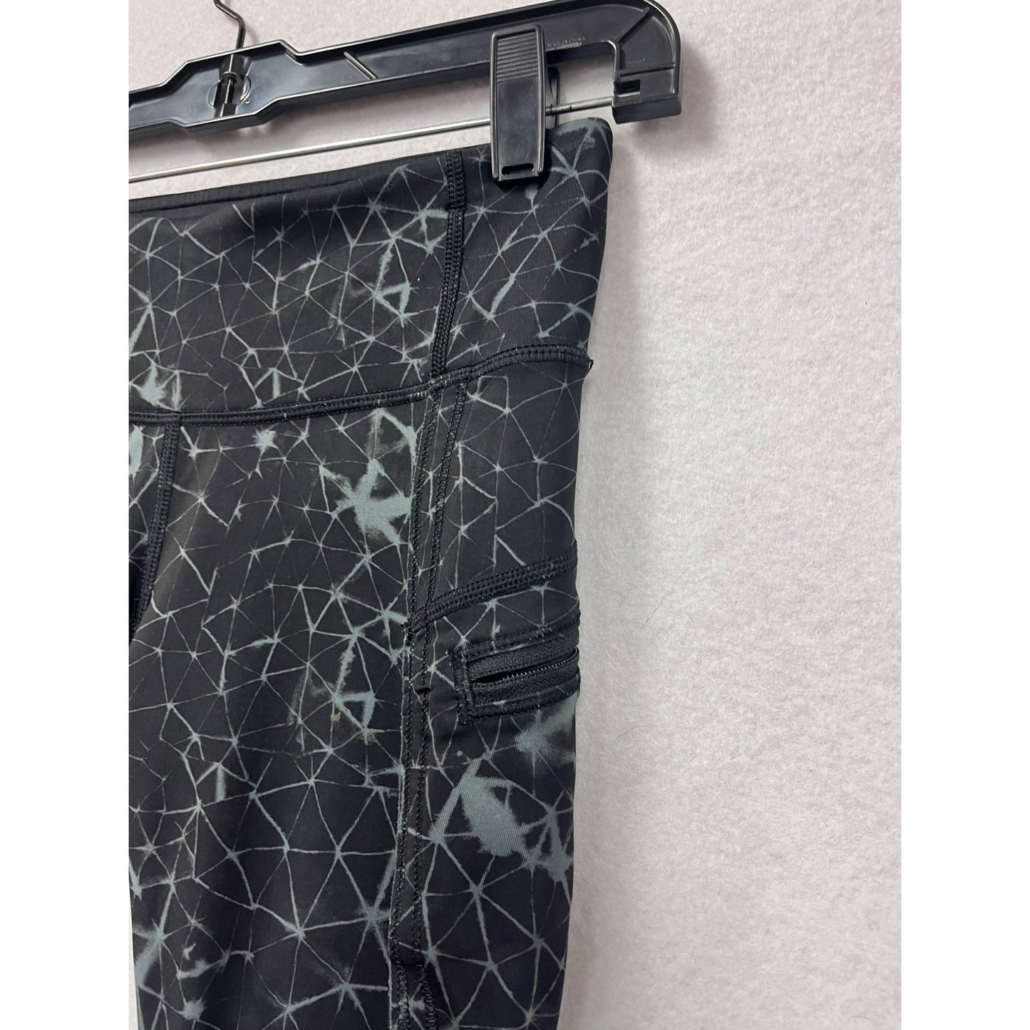 Lululemon Womens Black Cropped Geometric Pattern Leggings With Side Pocket #6043