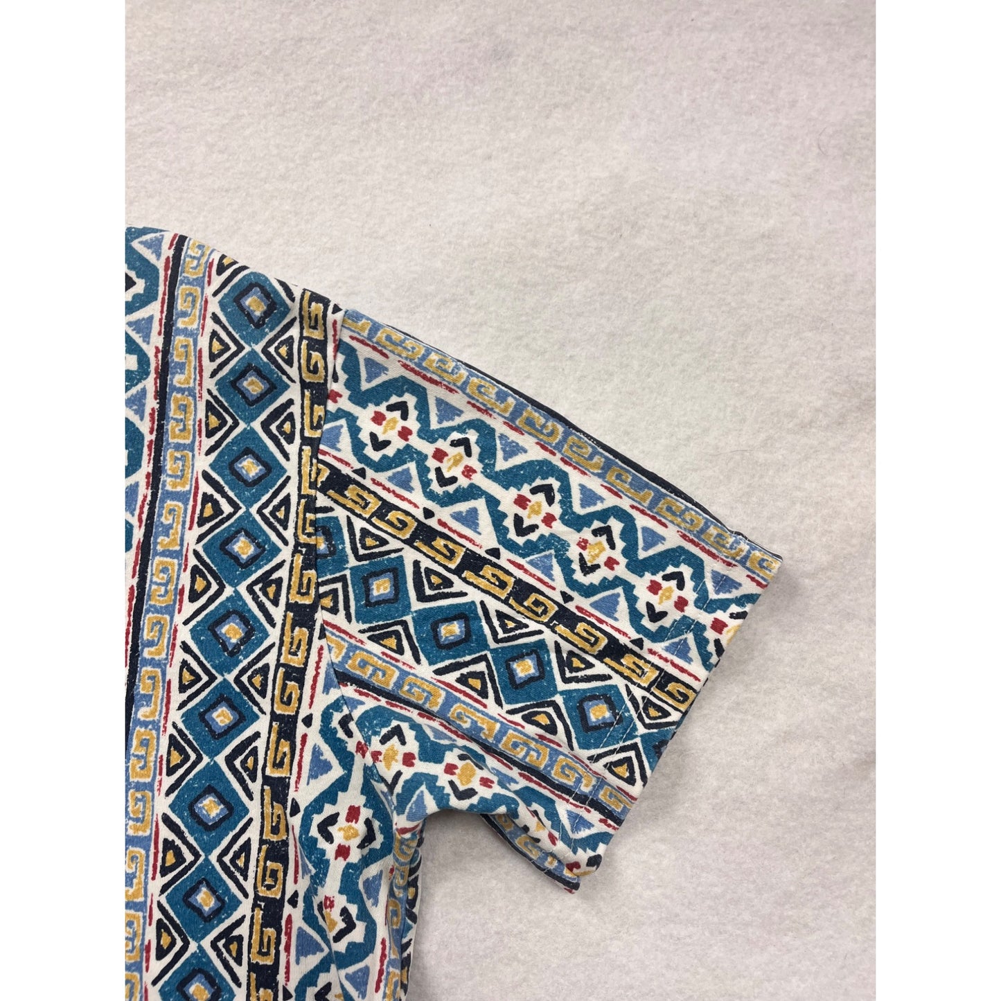 Vintage Cabin Creek Womens Large Aztec Print Short Sleeve Top #6790