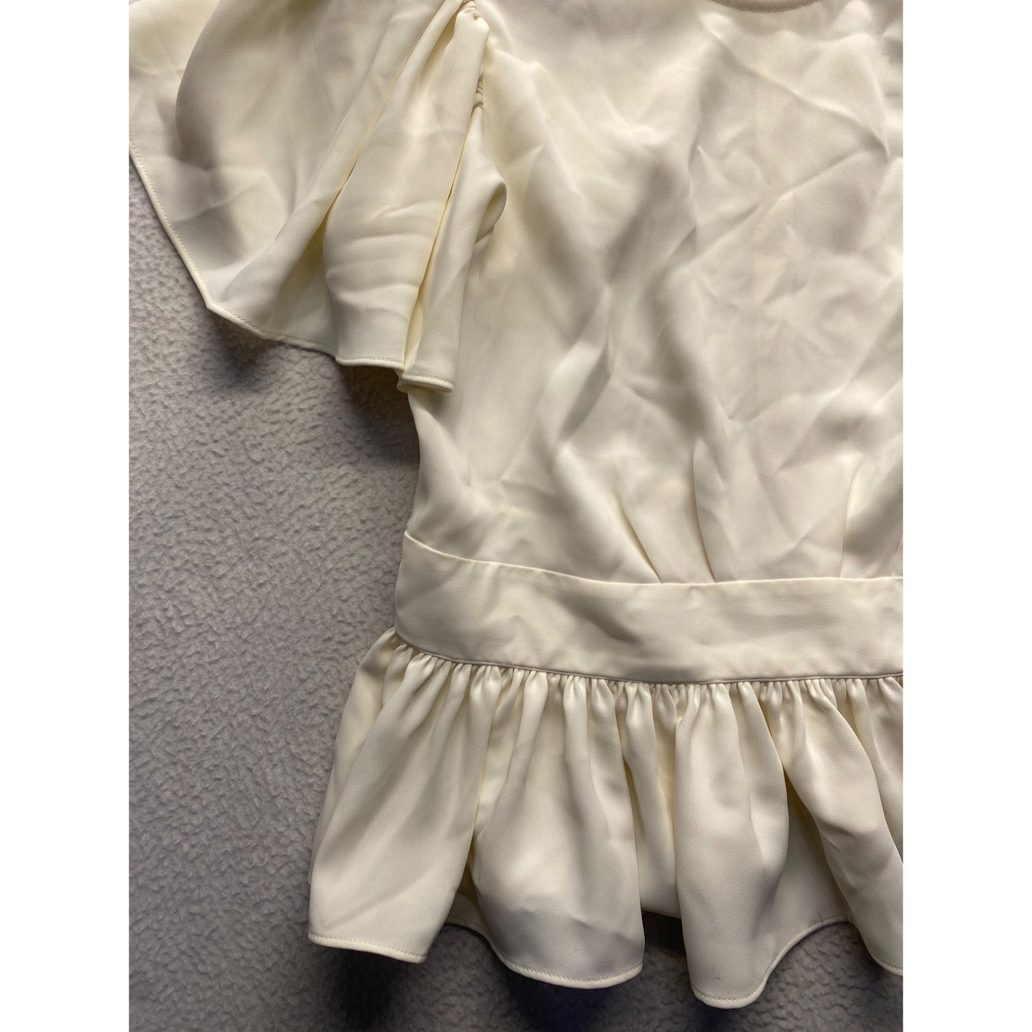 Express Womens Cream Ruffle Sleeve Peplum Top Medium Polyester #7107