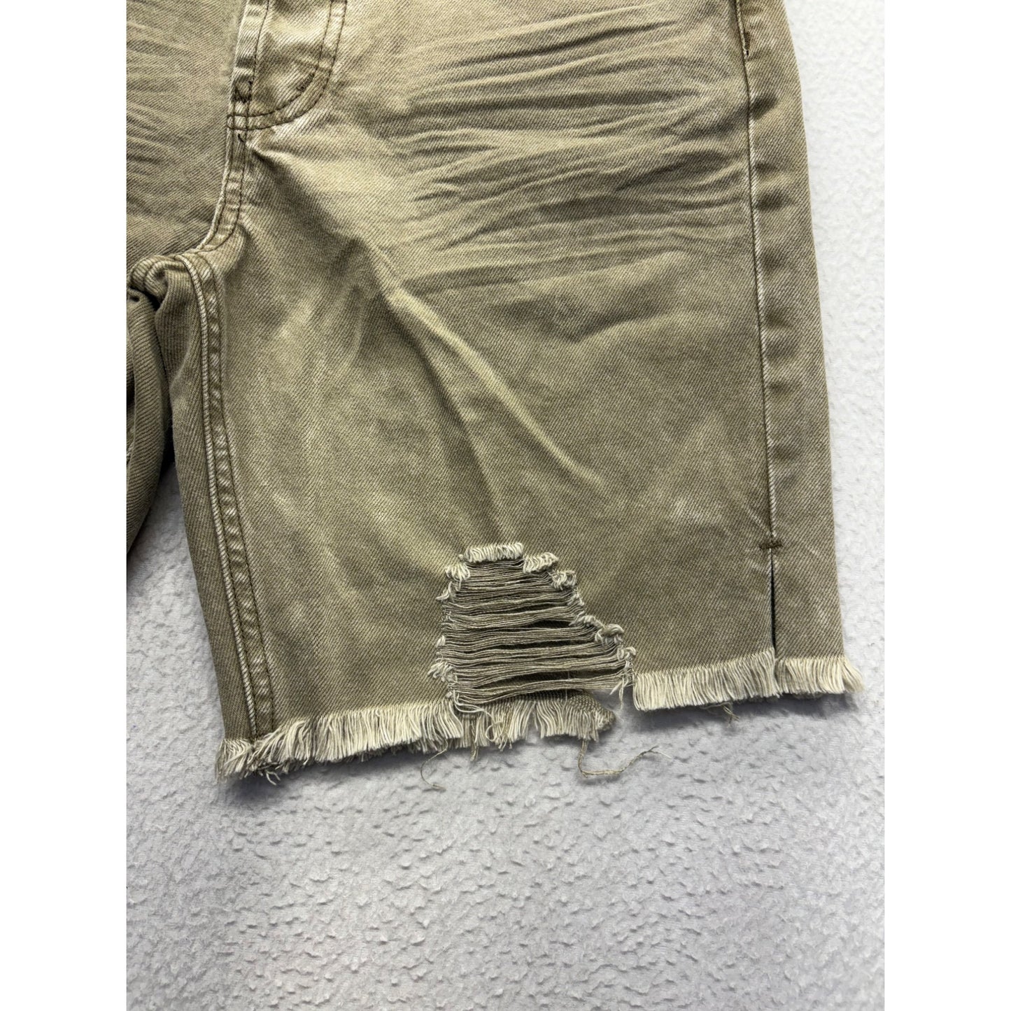 *NWT* Easel Womens Distressed Olive Green Denim Shorts #7442