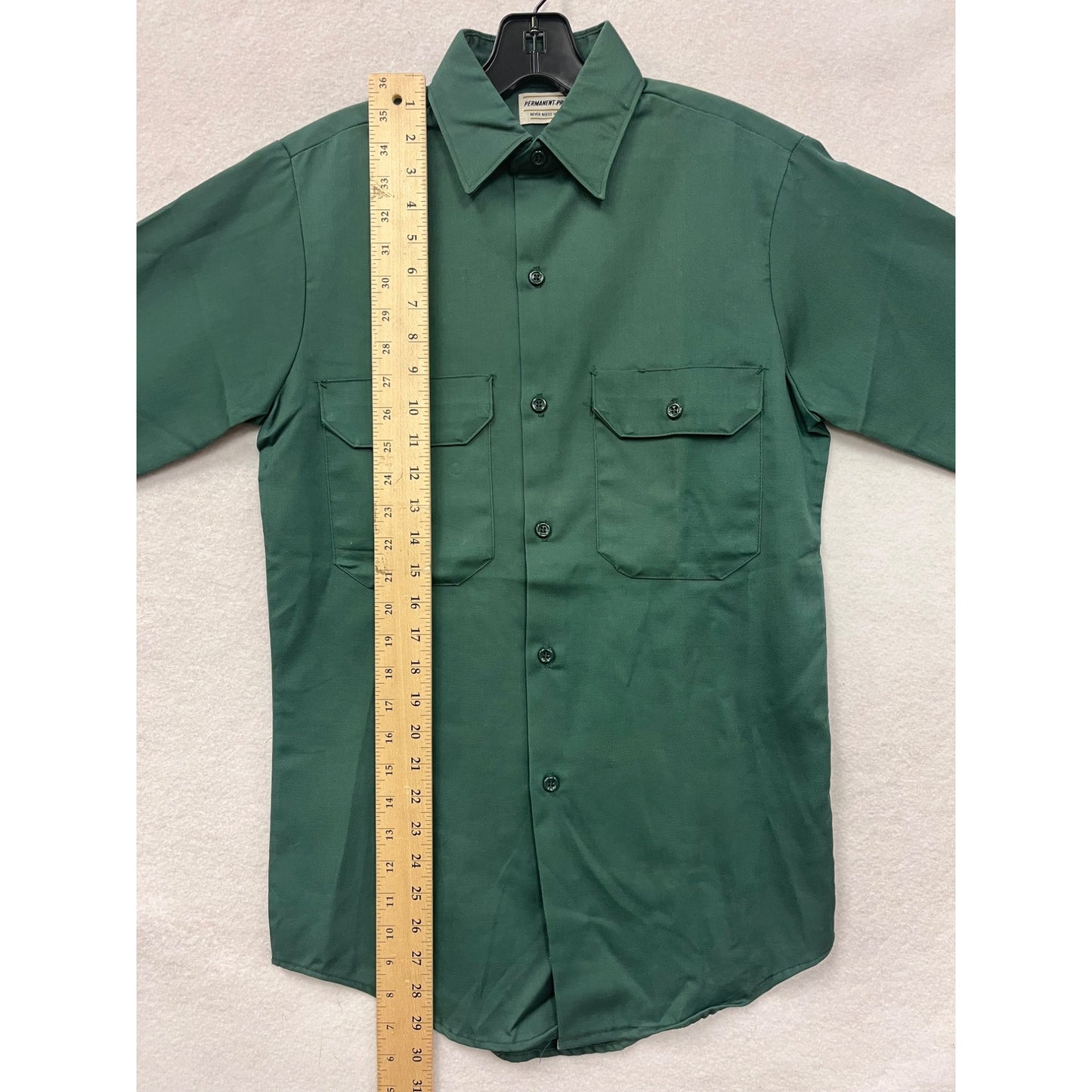 Boys size 14 Green Long-Sleeve Button-Up Shirt With Front Pockets & Permanent Press #6520