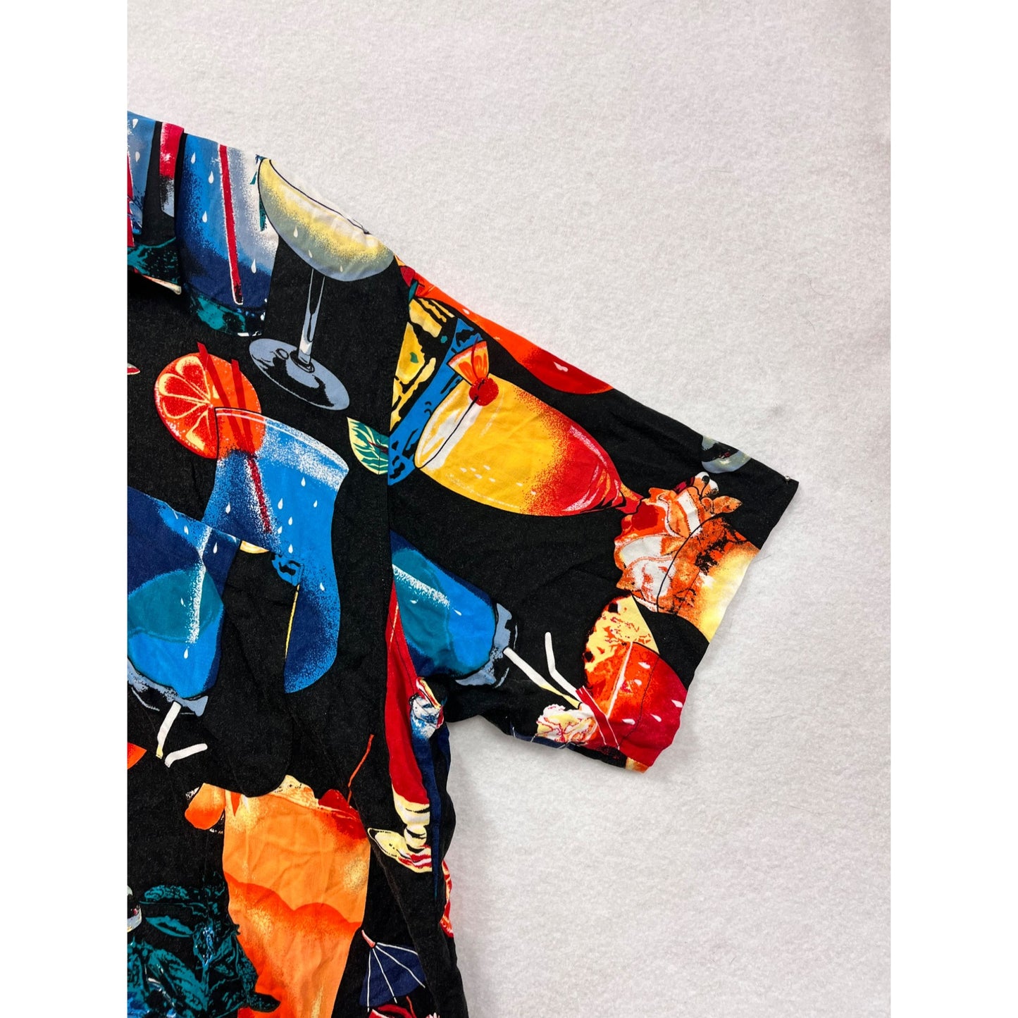 Men’s Vintage Cherokee Waikiki Wear Hawaiian Shirt #6062