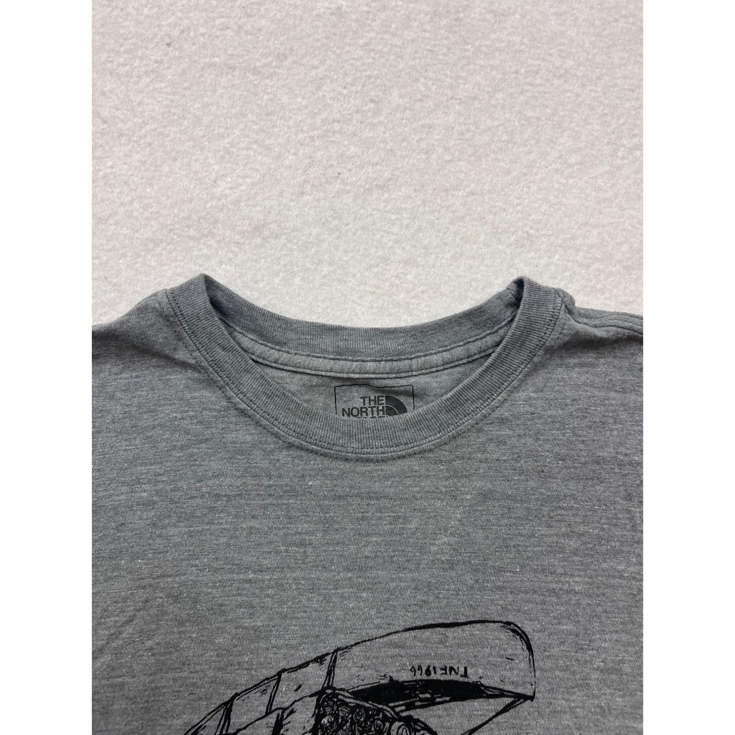 The North Face Mens Graphic Tee Small Gray Slim Fit #6907