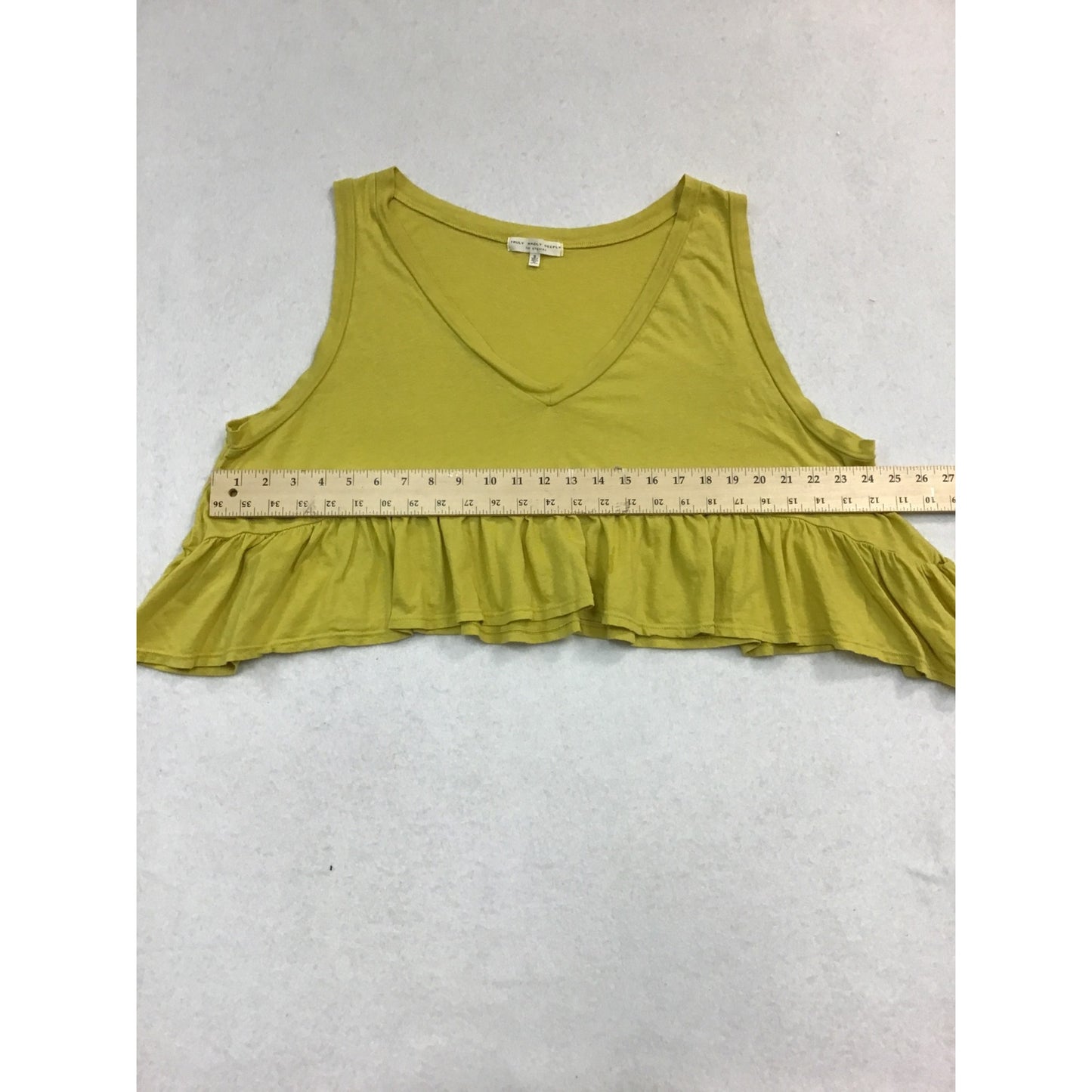 Women’s Lose Fitting Ruffled Crop-Top