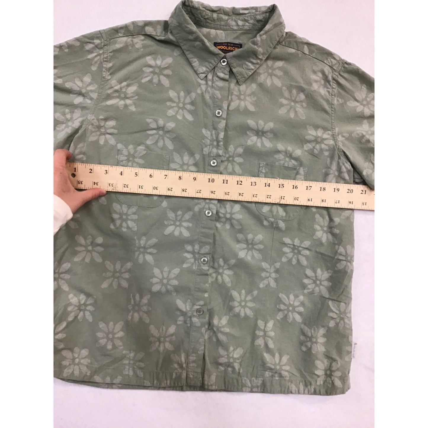 Women’s Vintage Floral ButtonUp